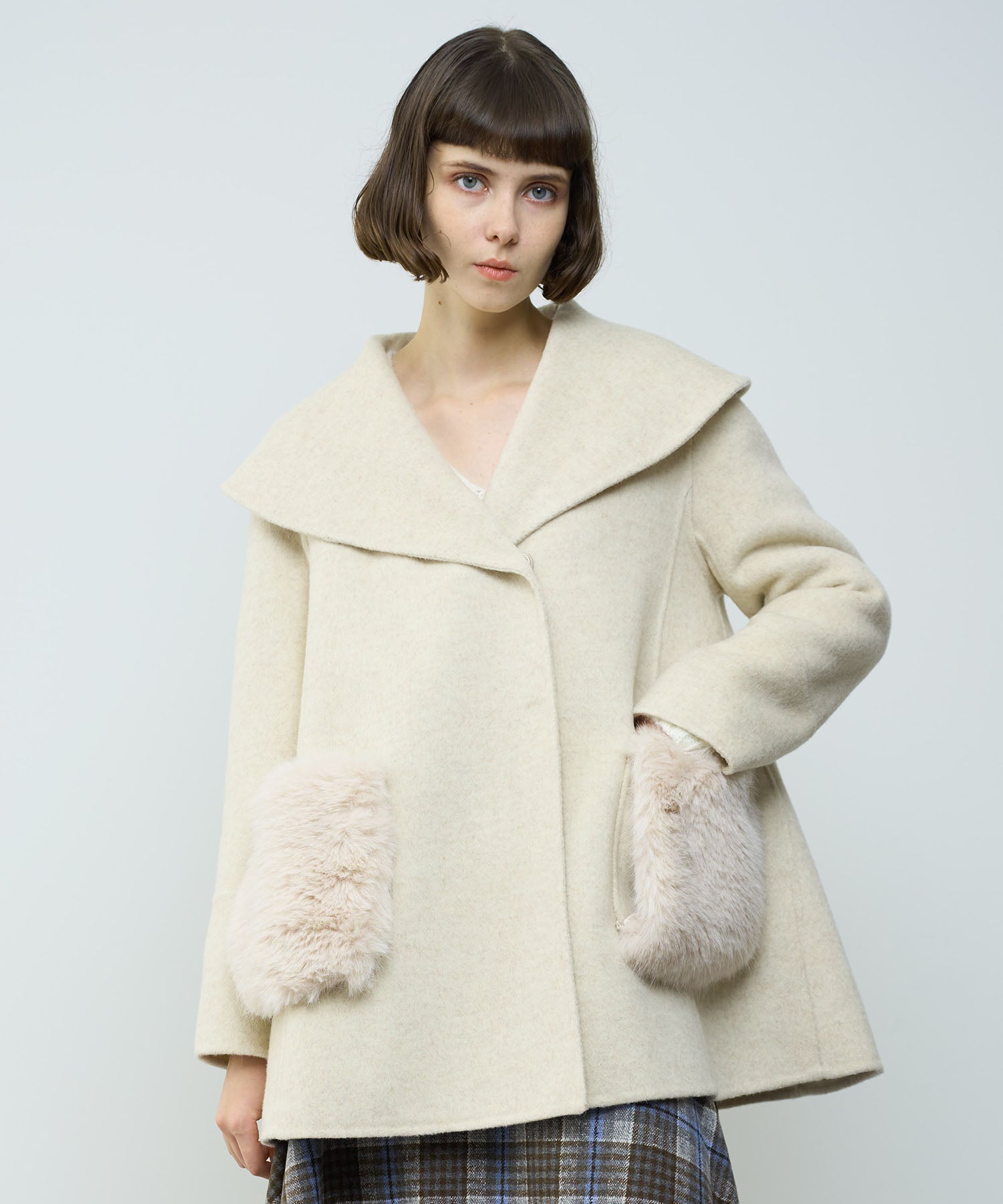 毛皮口袋喇叭外套