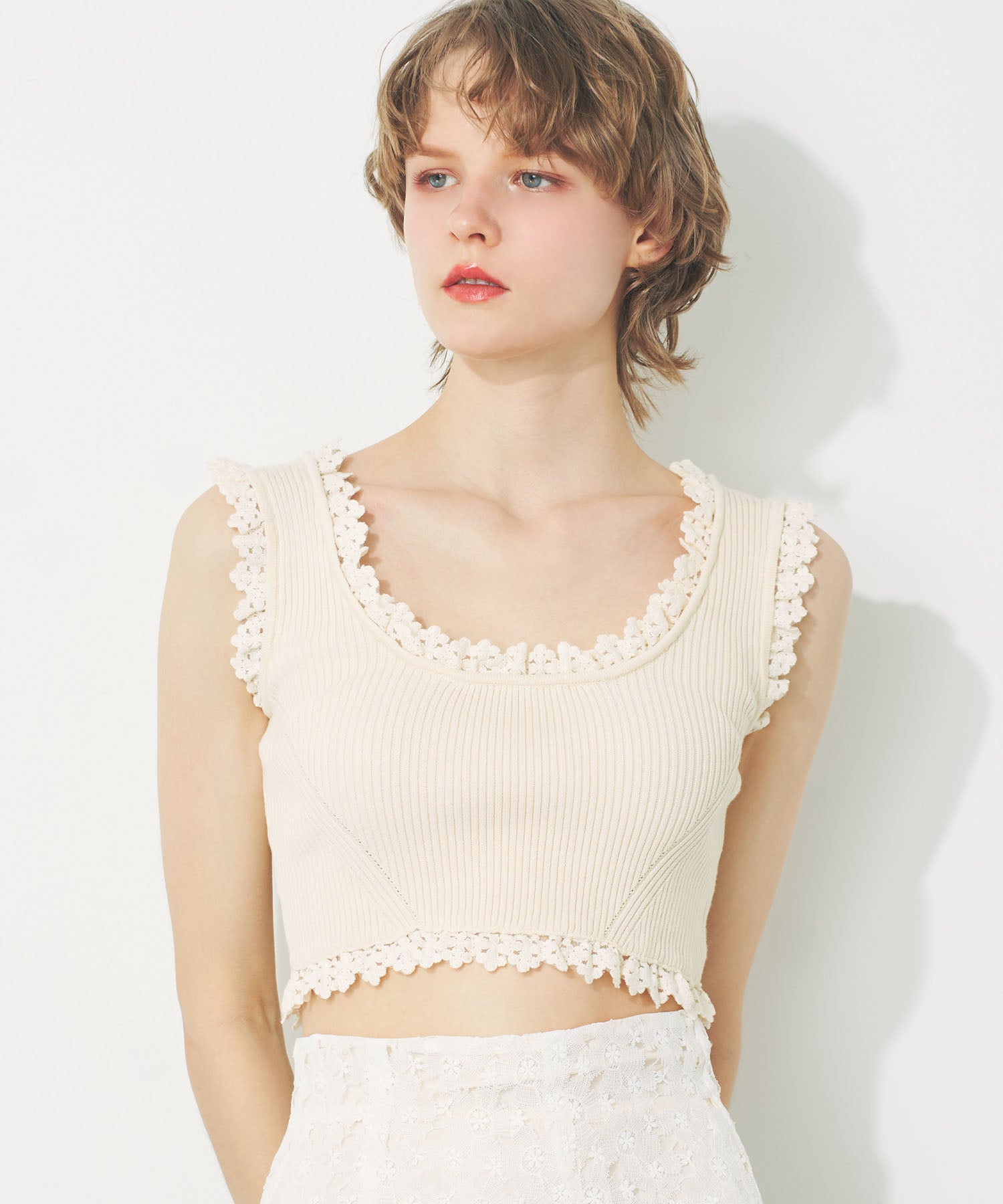 レースフリルニット