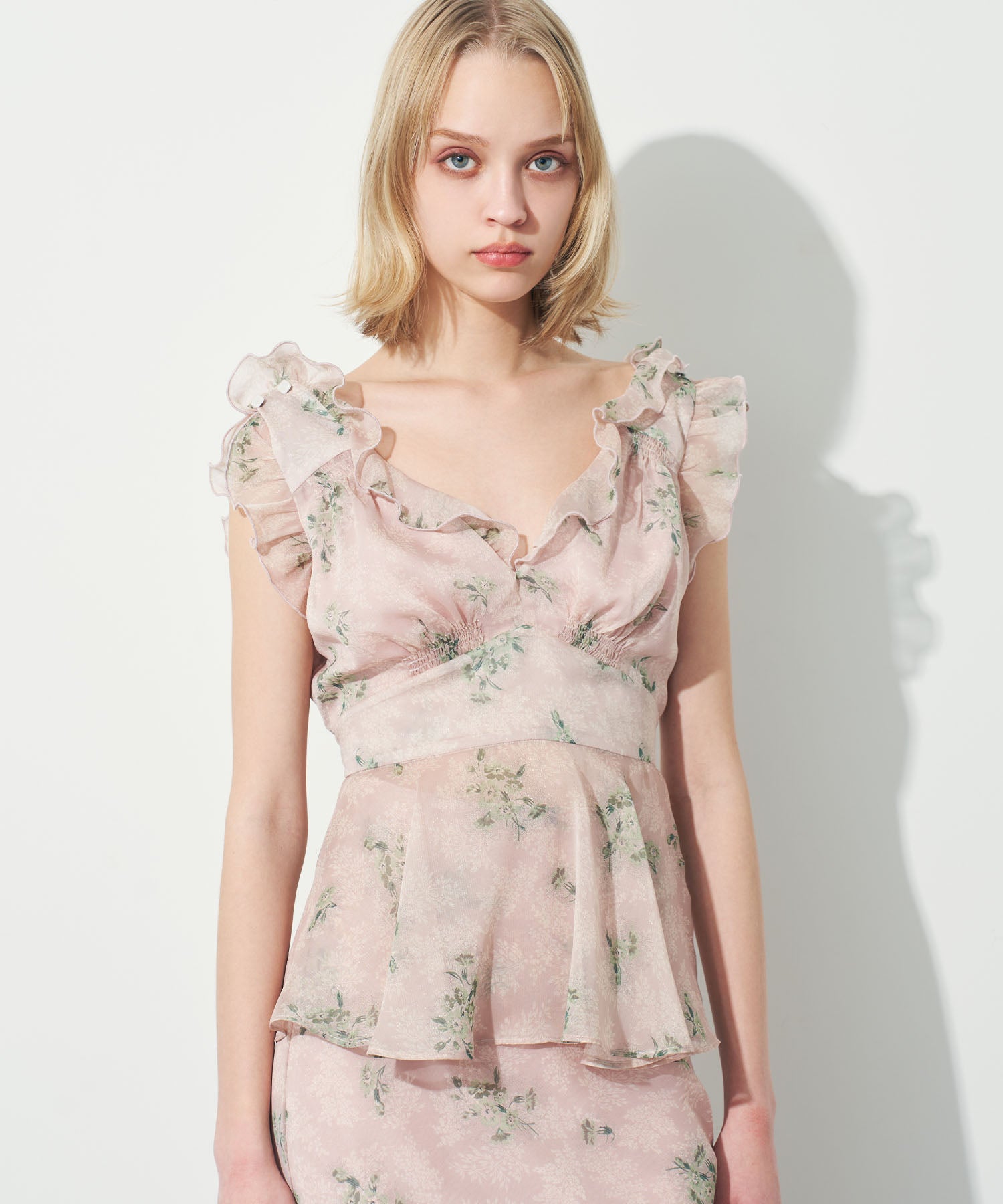 エンドレッシーフリルブラウス