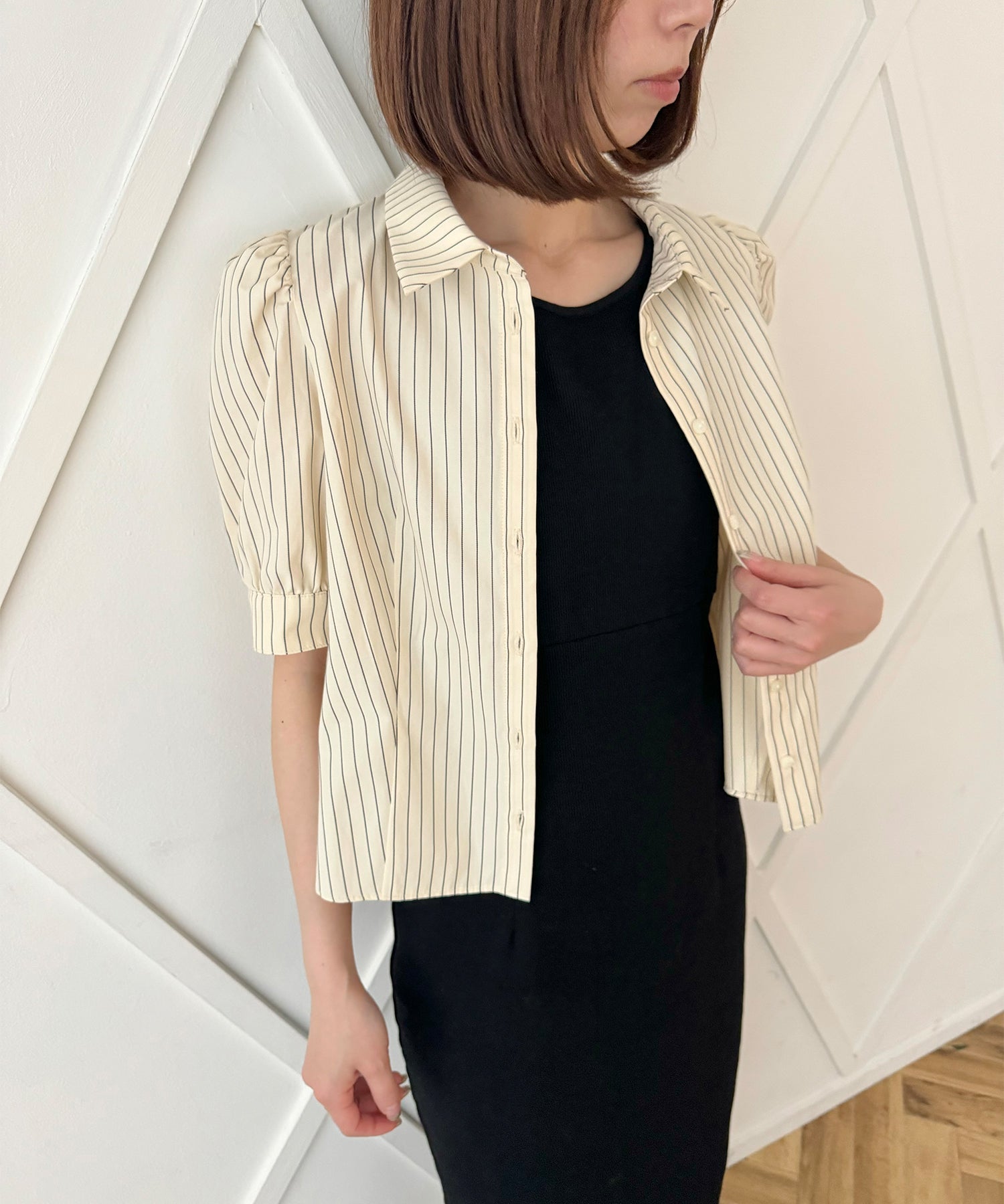 荷葉邊緊身胸衣套裝女衫