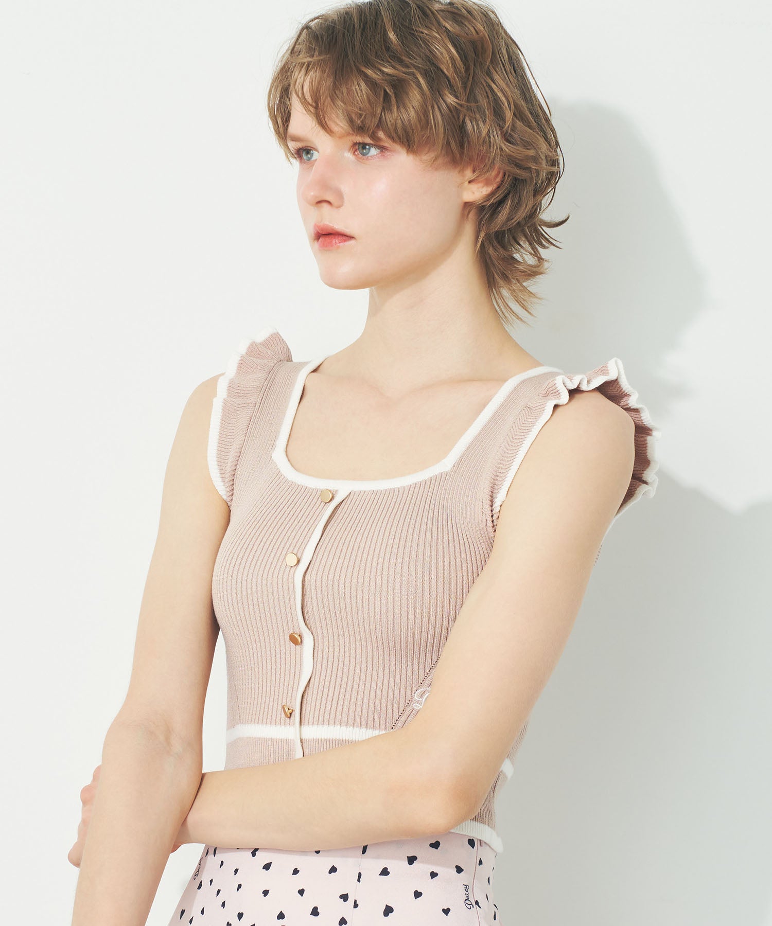 スクエアネックリブニット