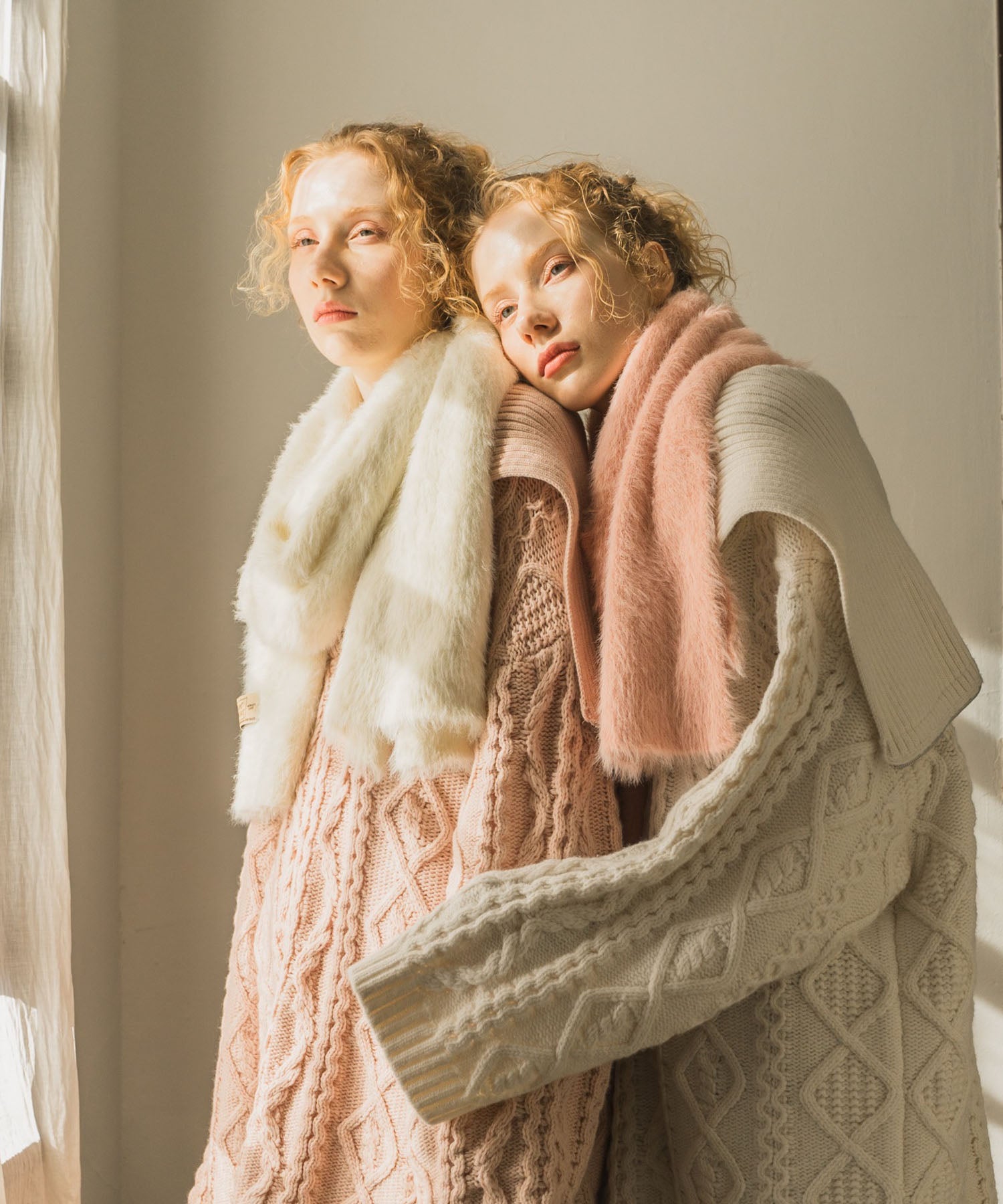 毛茸茸的針織披肩