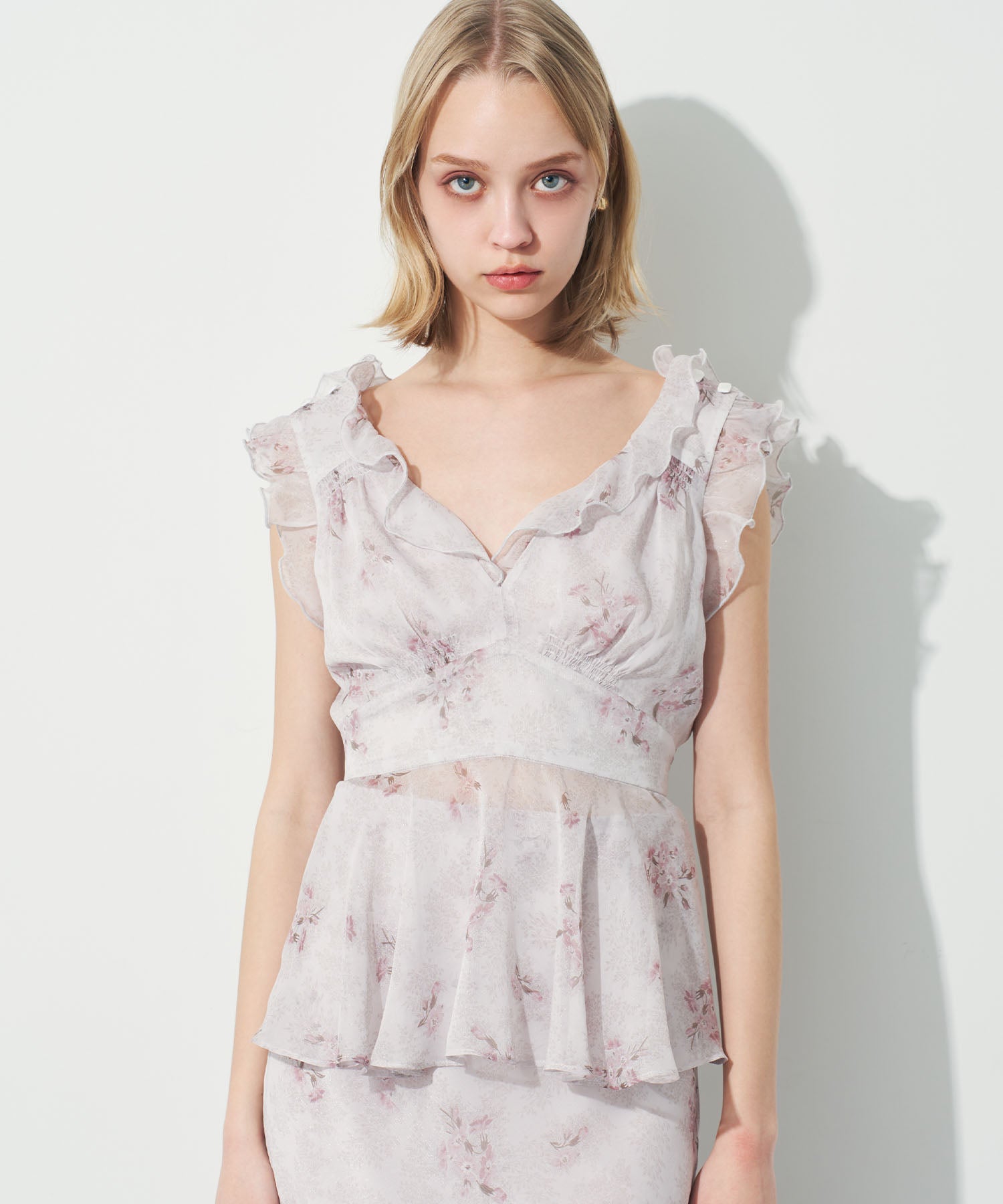 エンドレッシーフリルブラウス