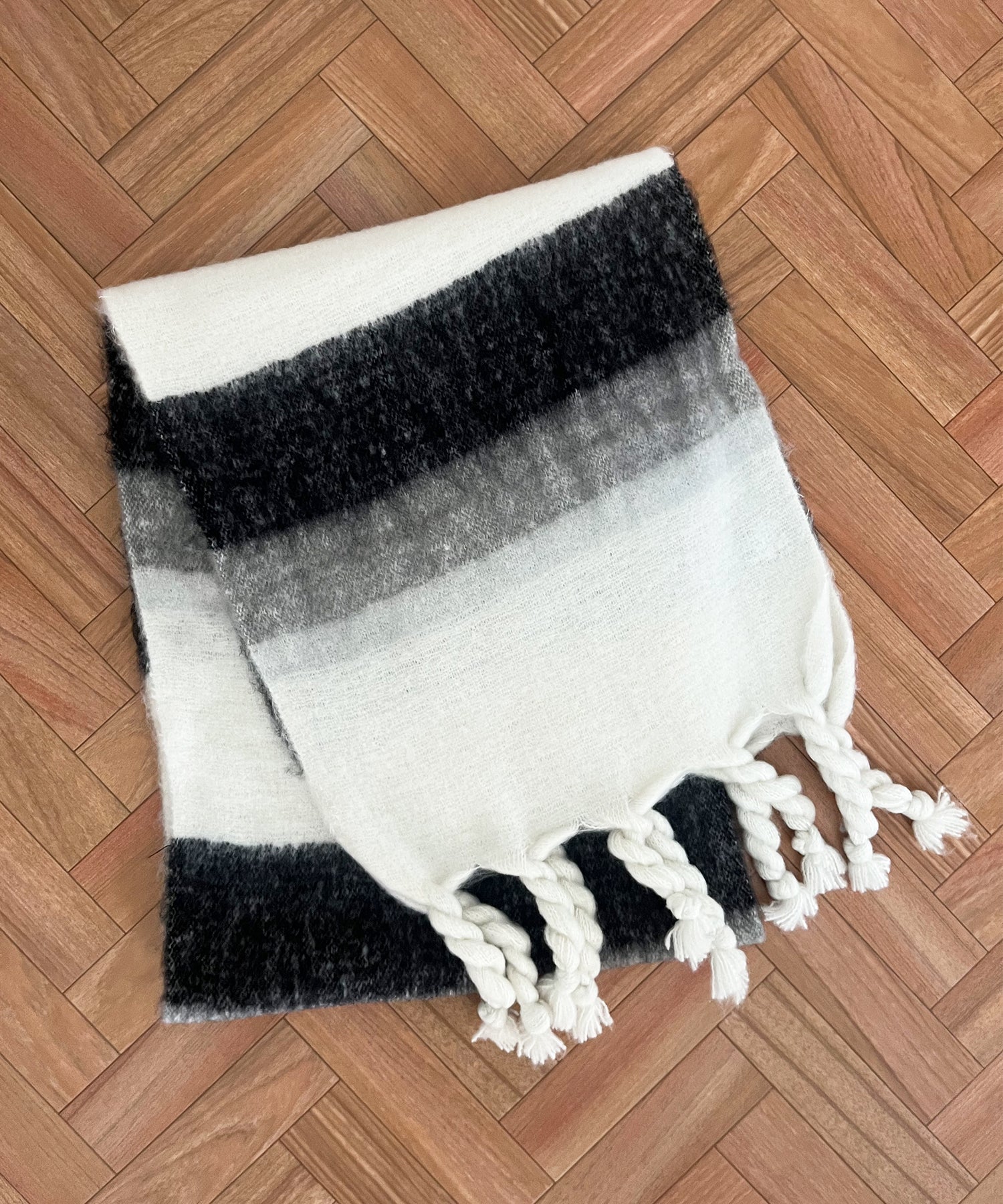 Border stole