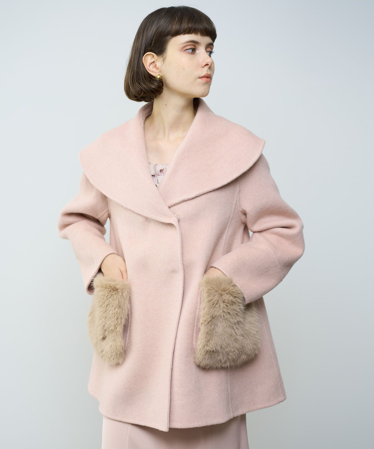 毛皮口袋喇叭外套