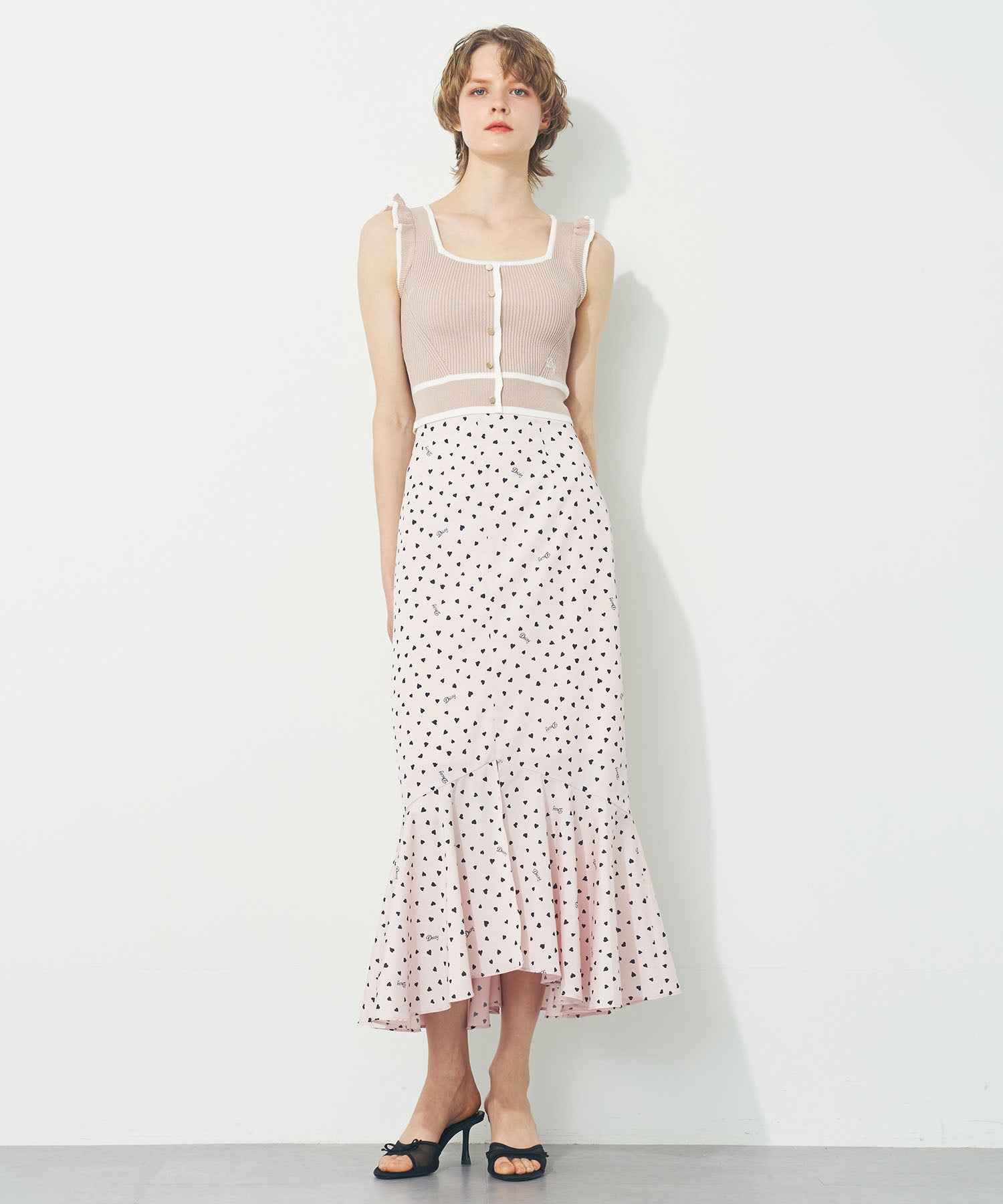 スクエアネックリブニット