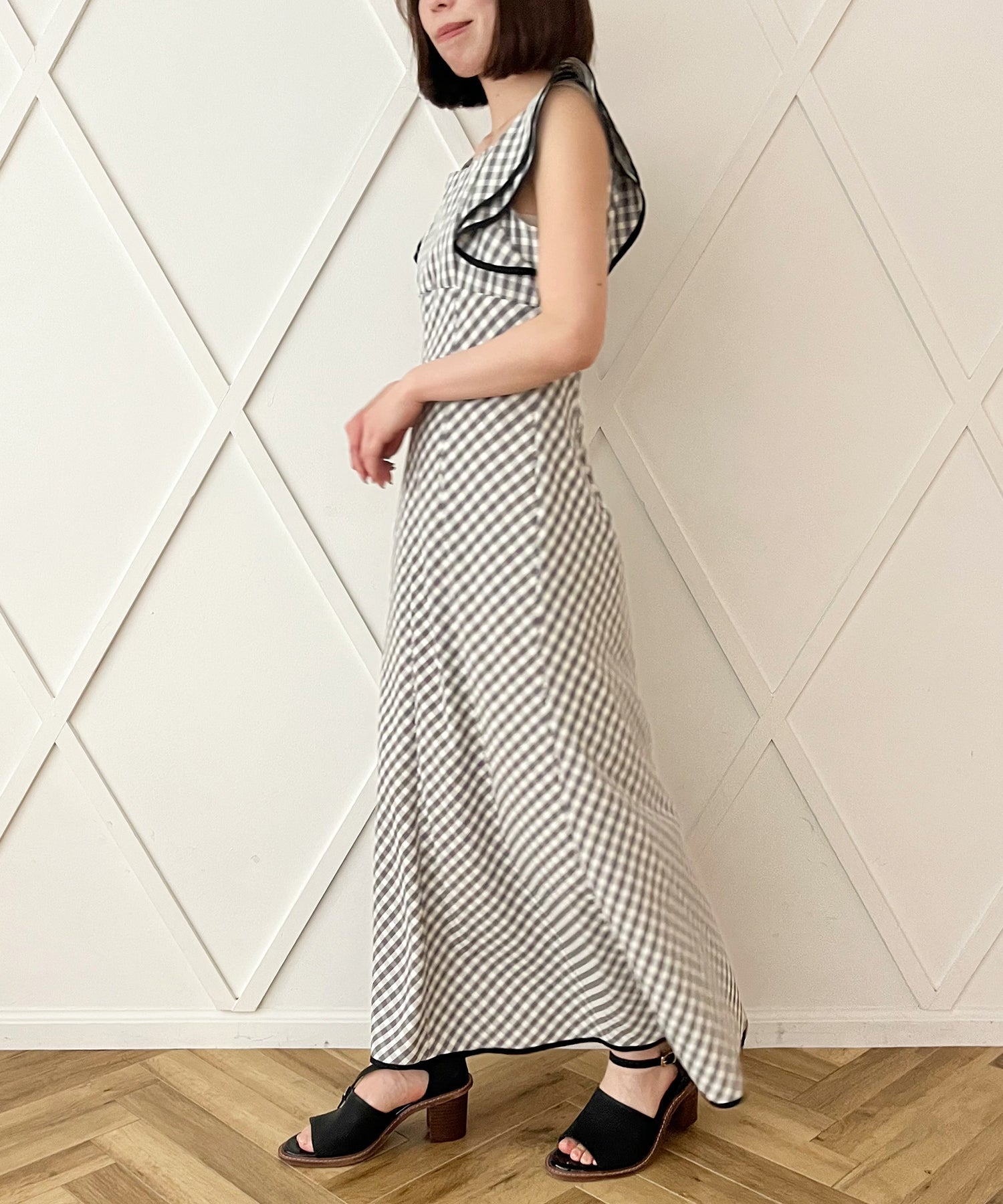 Frill shoulder dress