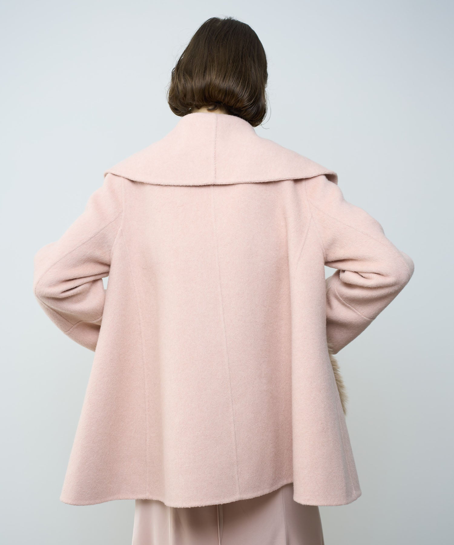 毛皮口袋喇叭外套