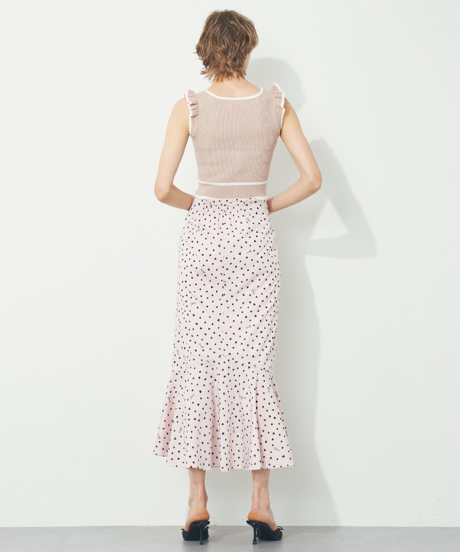 スクエアネックリブニット