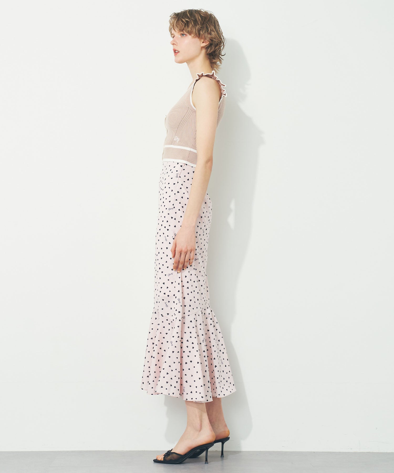 スクエアネックリブニット