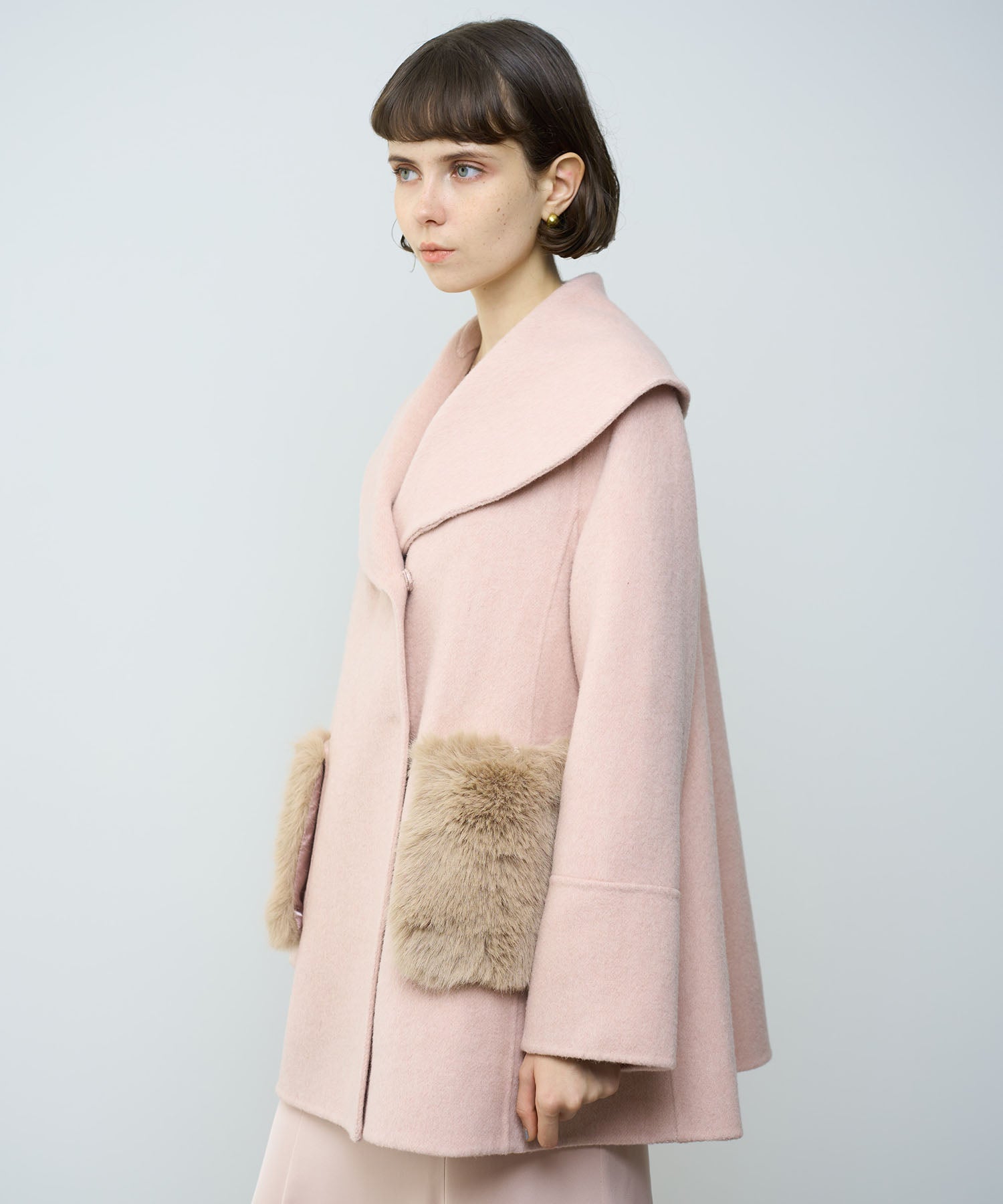 毛皮口袋喇叭外套