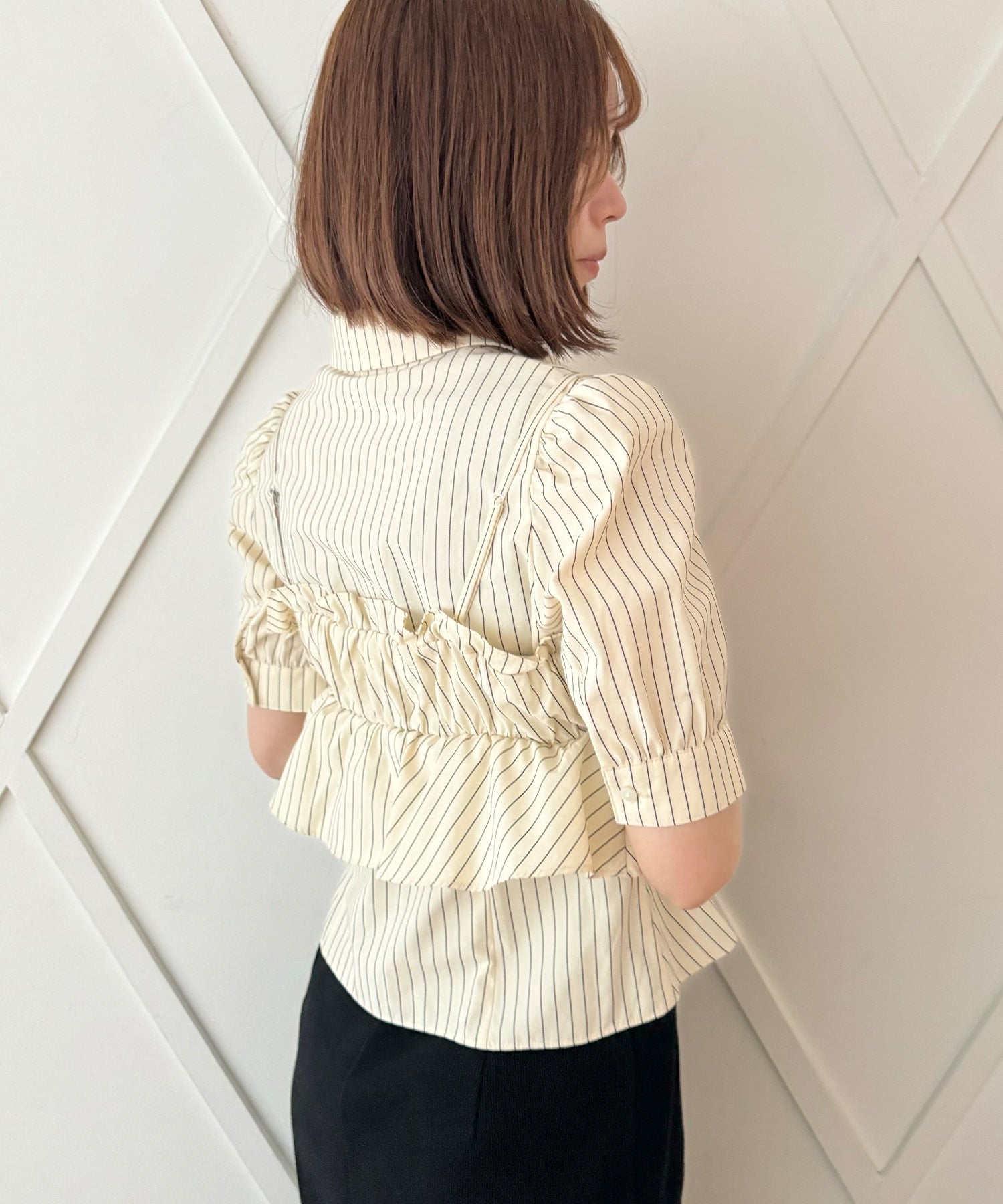 荷葉邊緊身胸衣套裝女衫