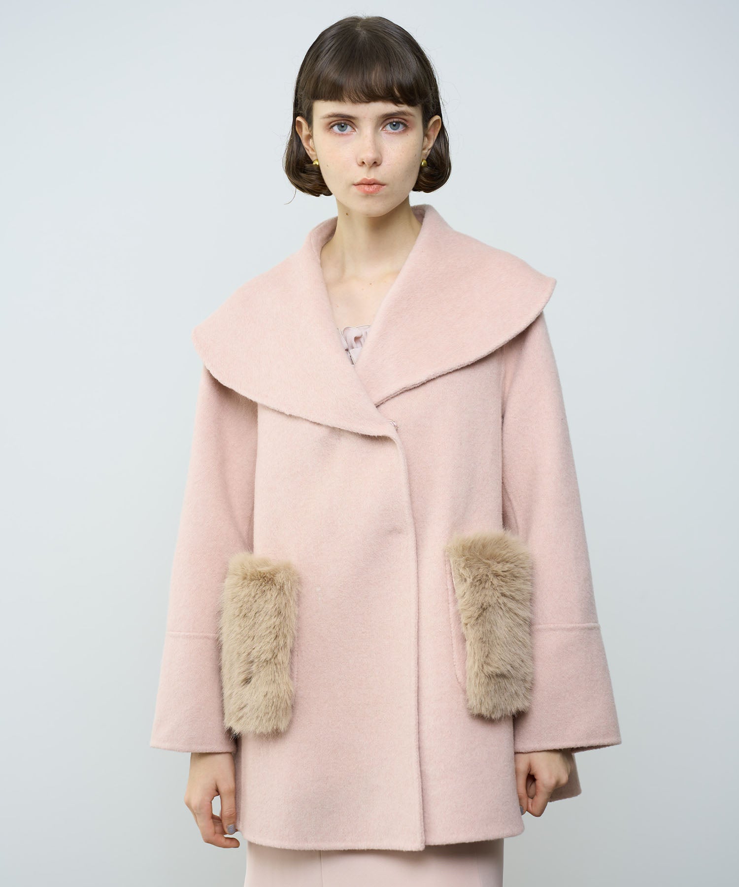 毛皮口袋喇叭外套