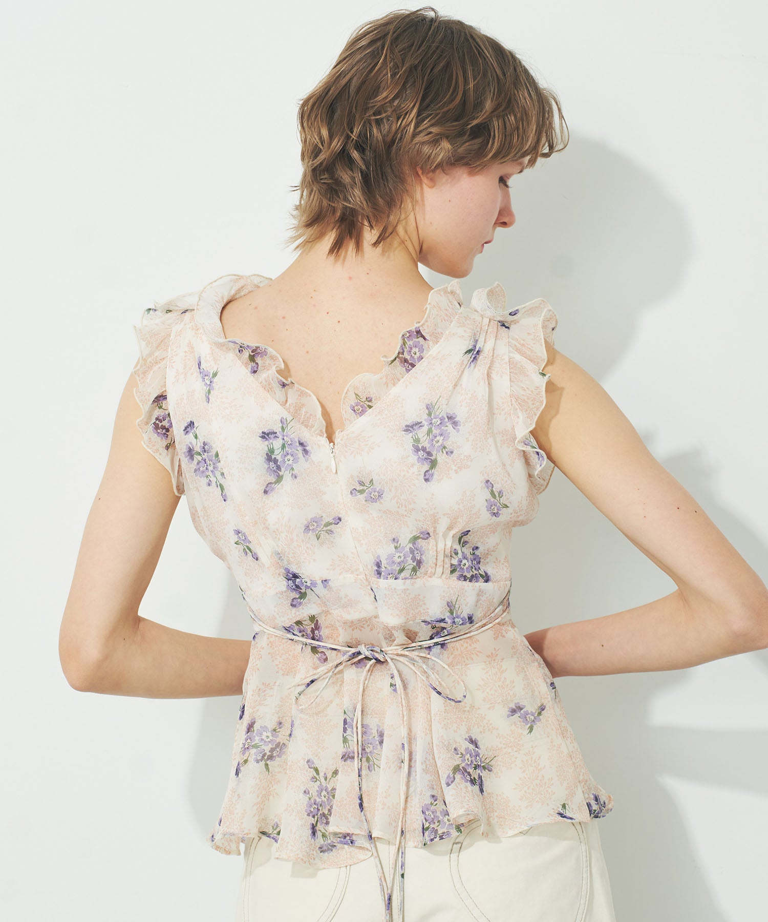 エンドレッシーフリルブラウス