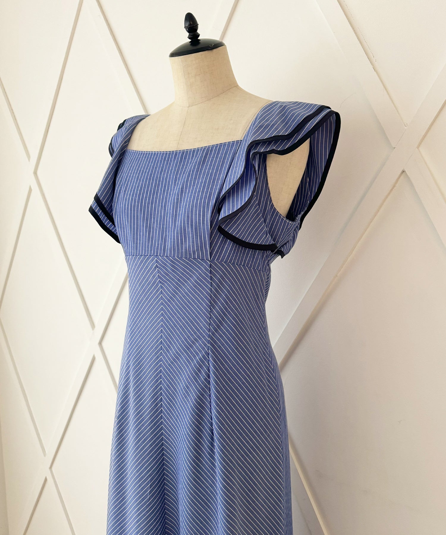 Frill shoulder dress