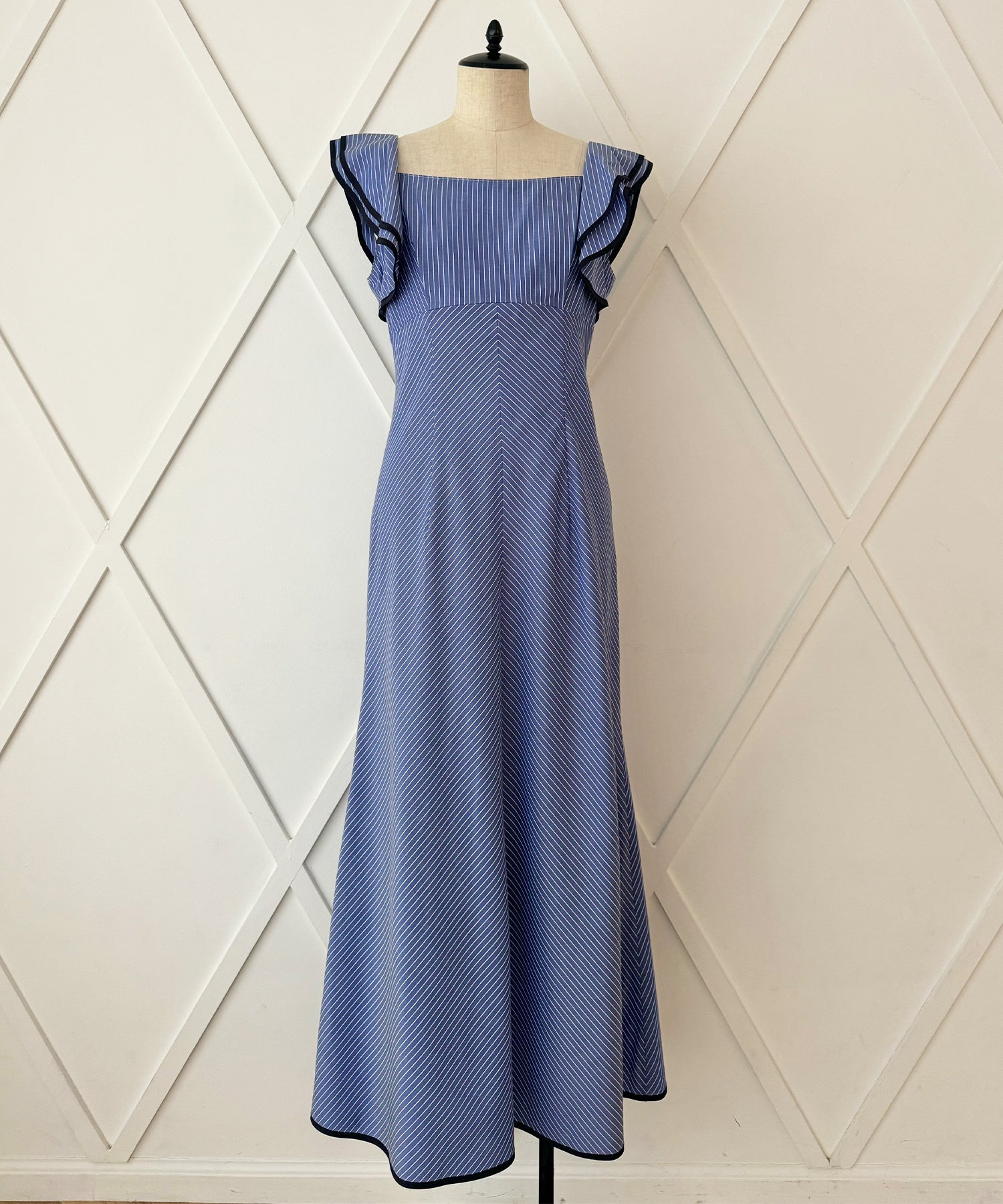Frill shoulder dress