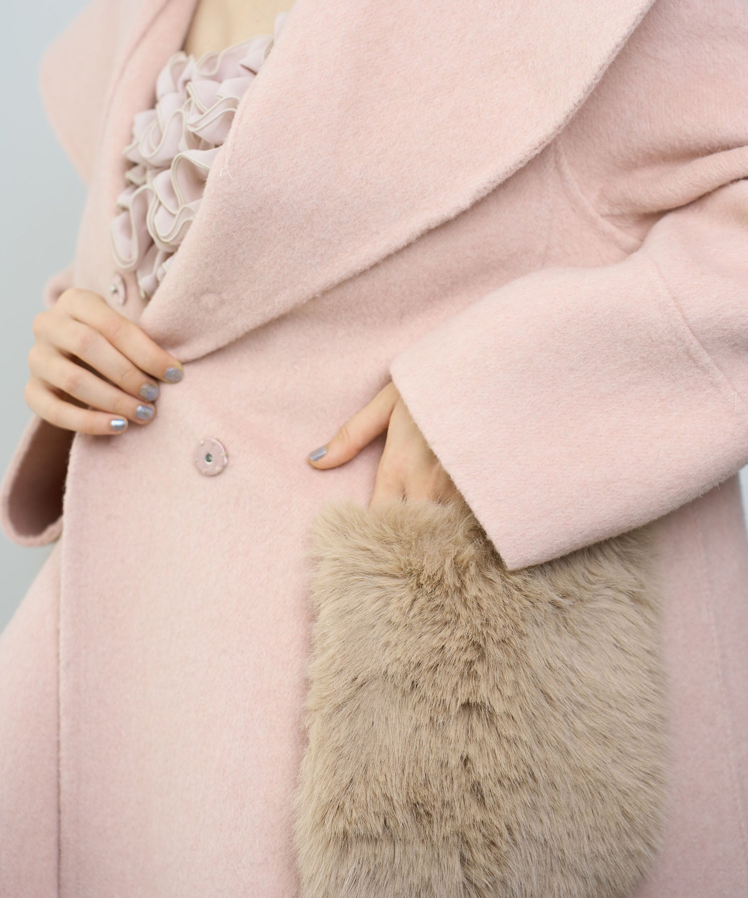 毛皮口袋喇叭外套