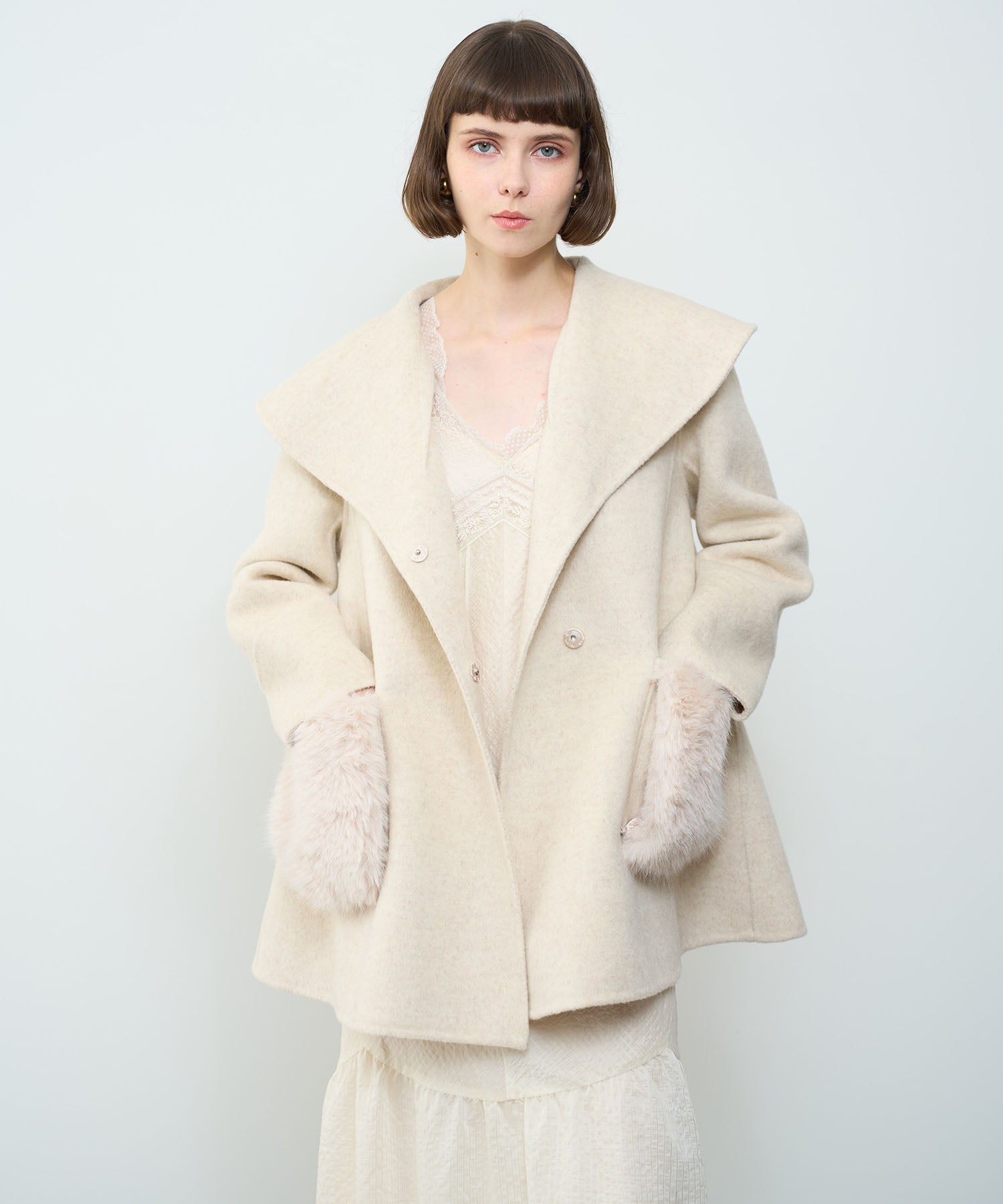 毛皮口袋喇叭外套