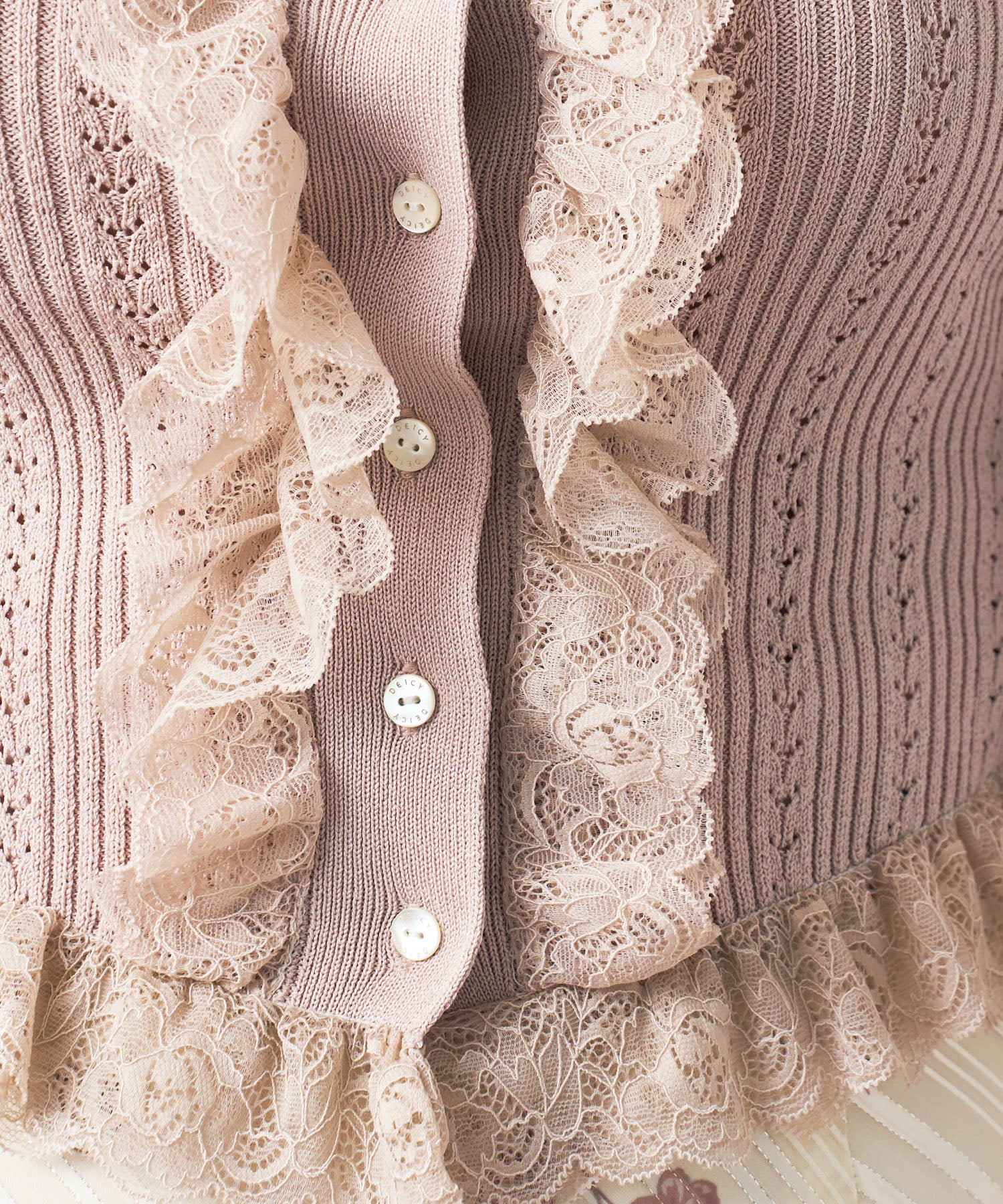 【預訂】孔眼蕾絲無袖針織衫