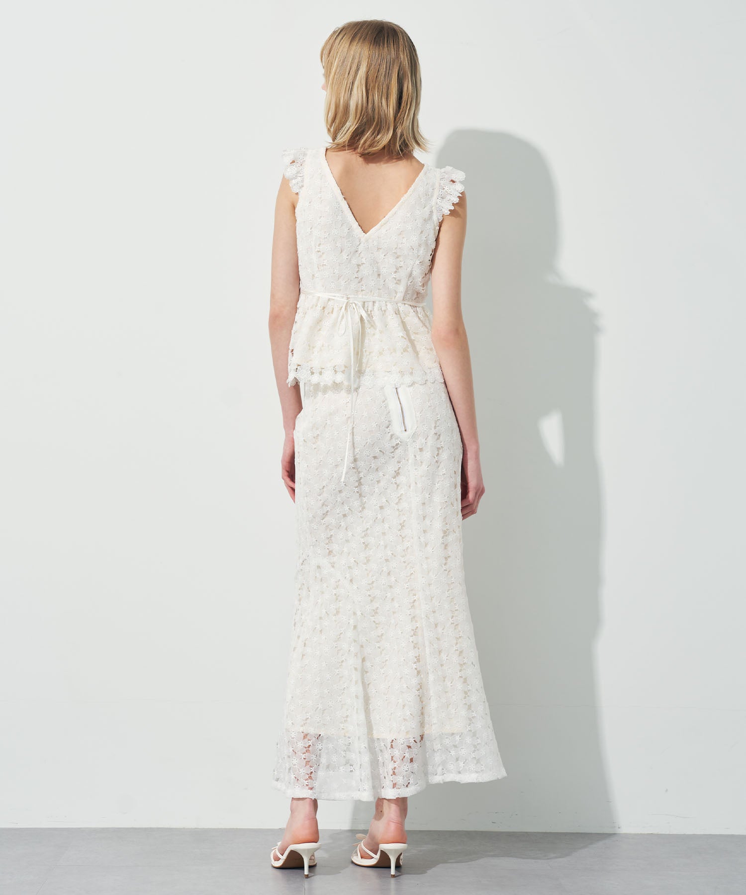 ケミカルレースブラウス