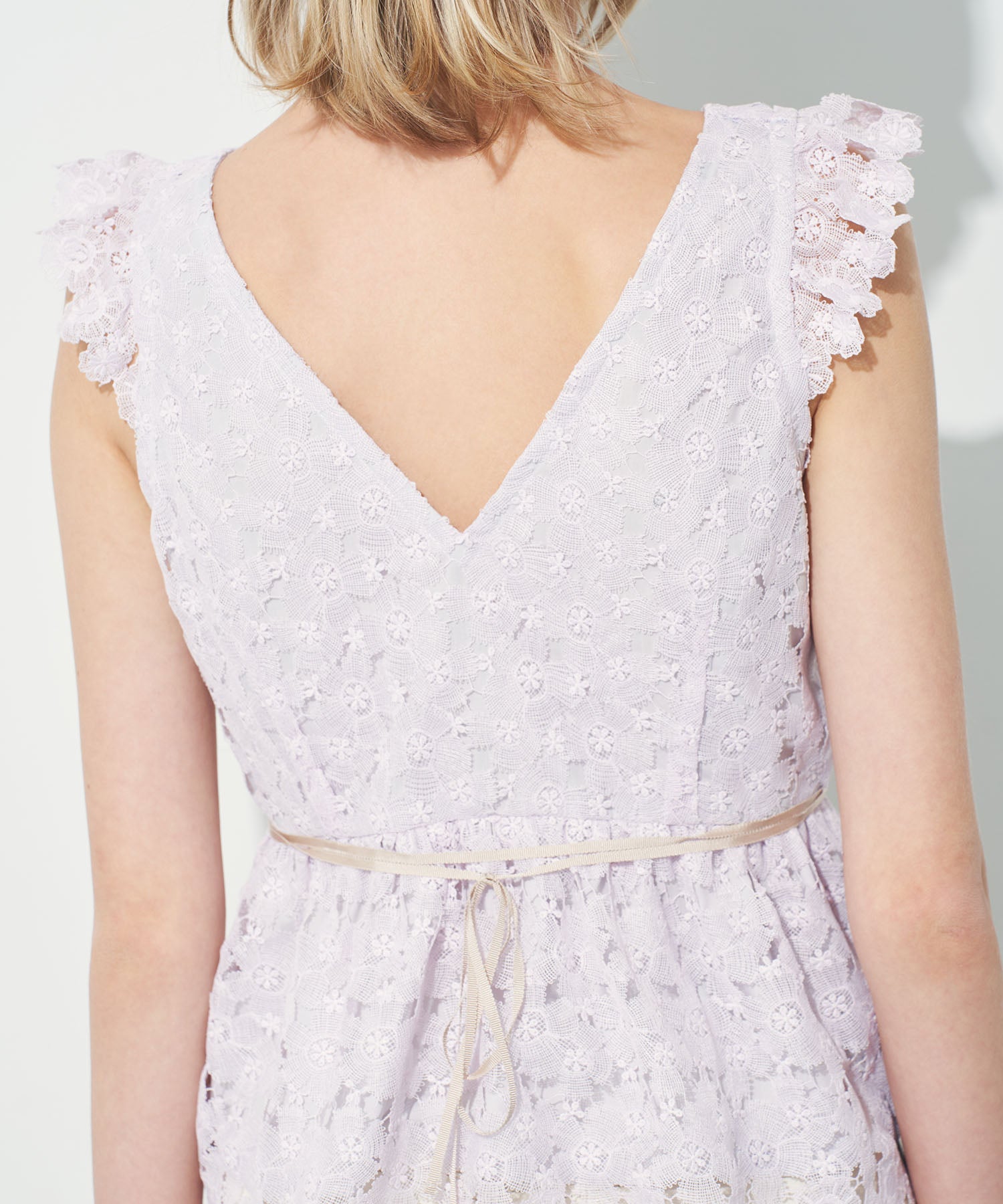 ケミカルレースブラウス