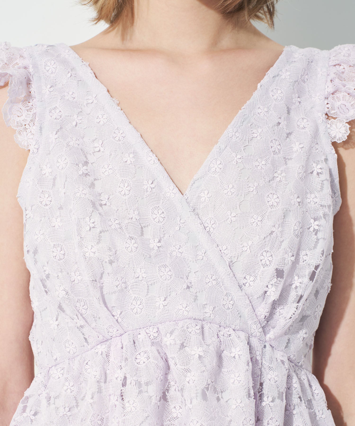 ケミカルレースブラウス