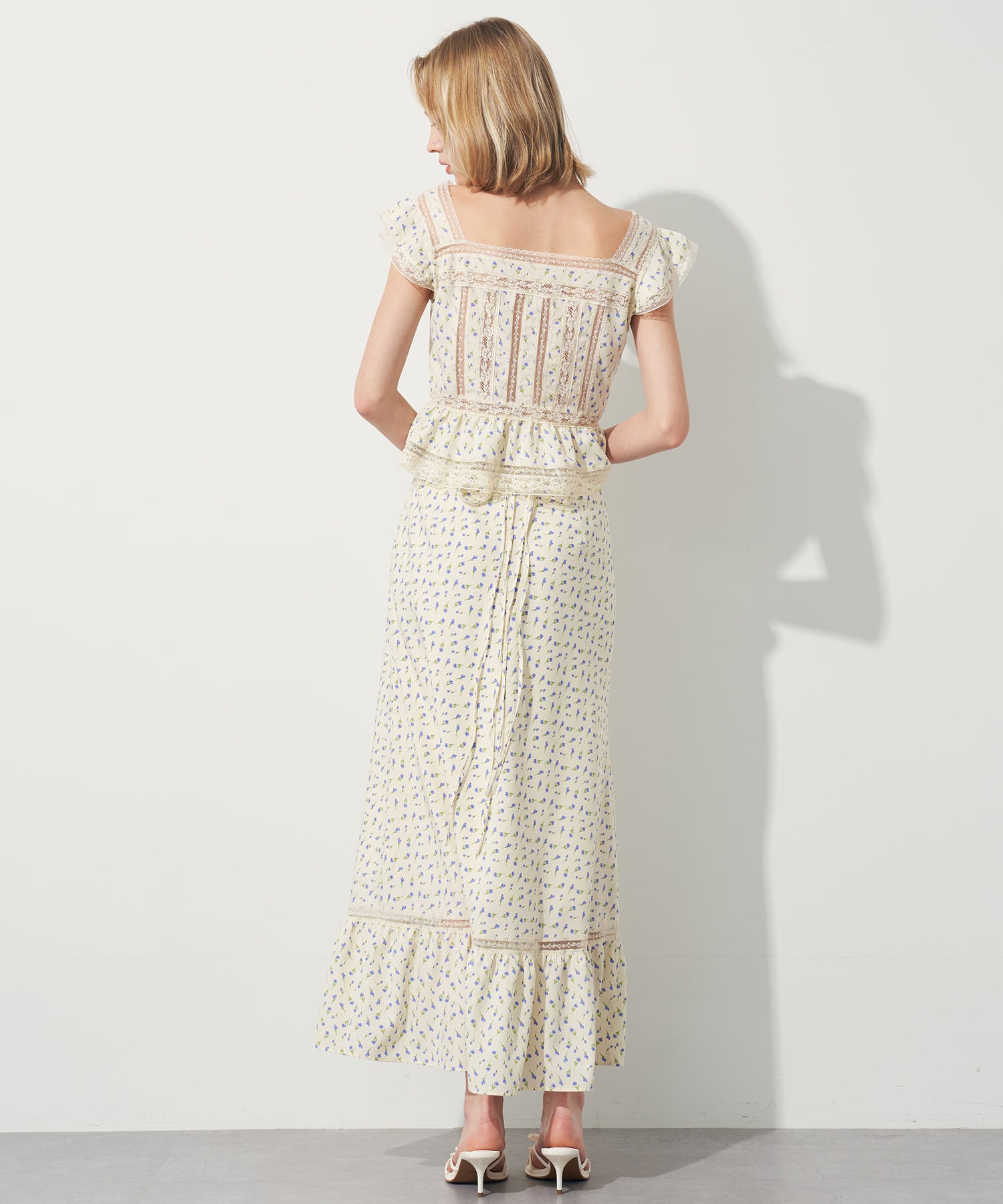 ミニフラワーレーススカート