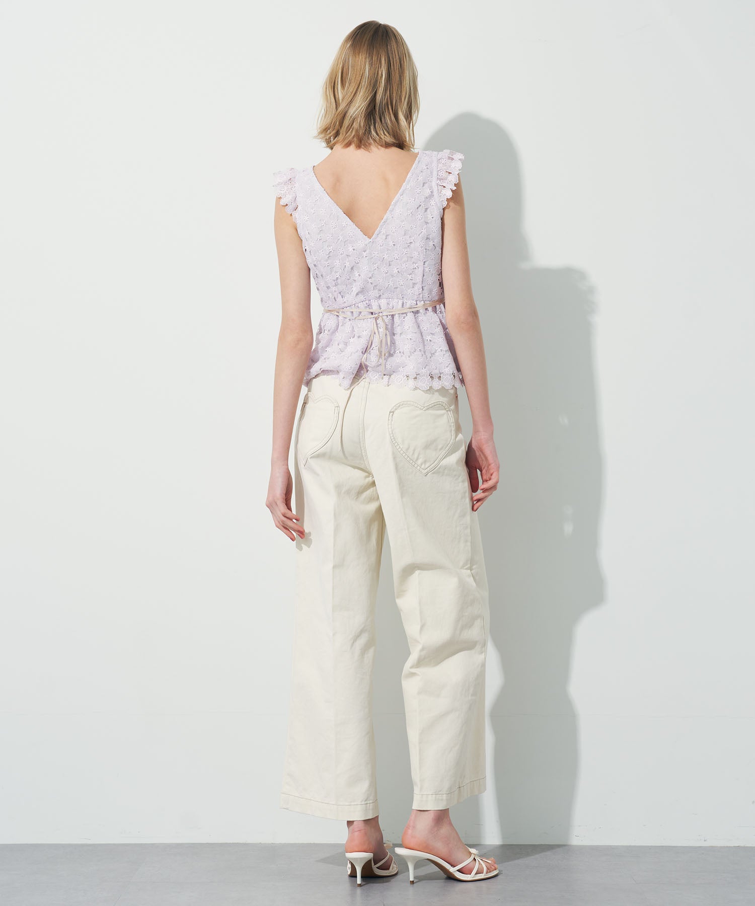 ケミカルレースブラウス