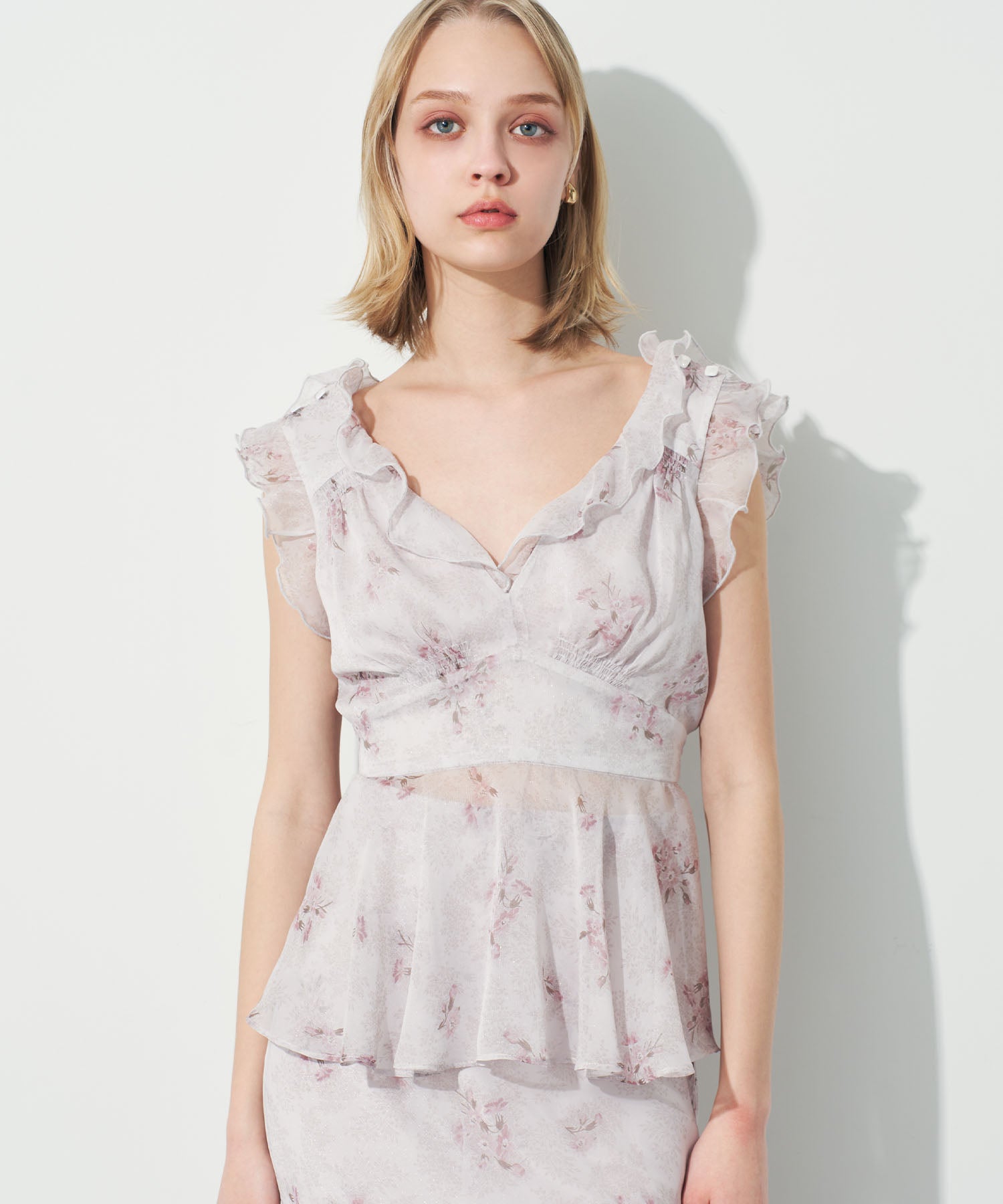 エンドレッシーフリルブラウス