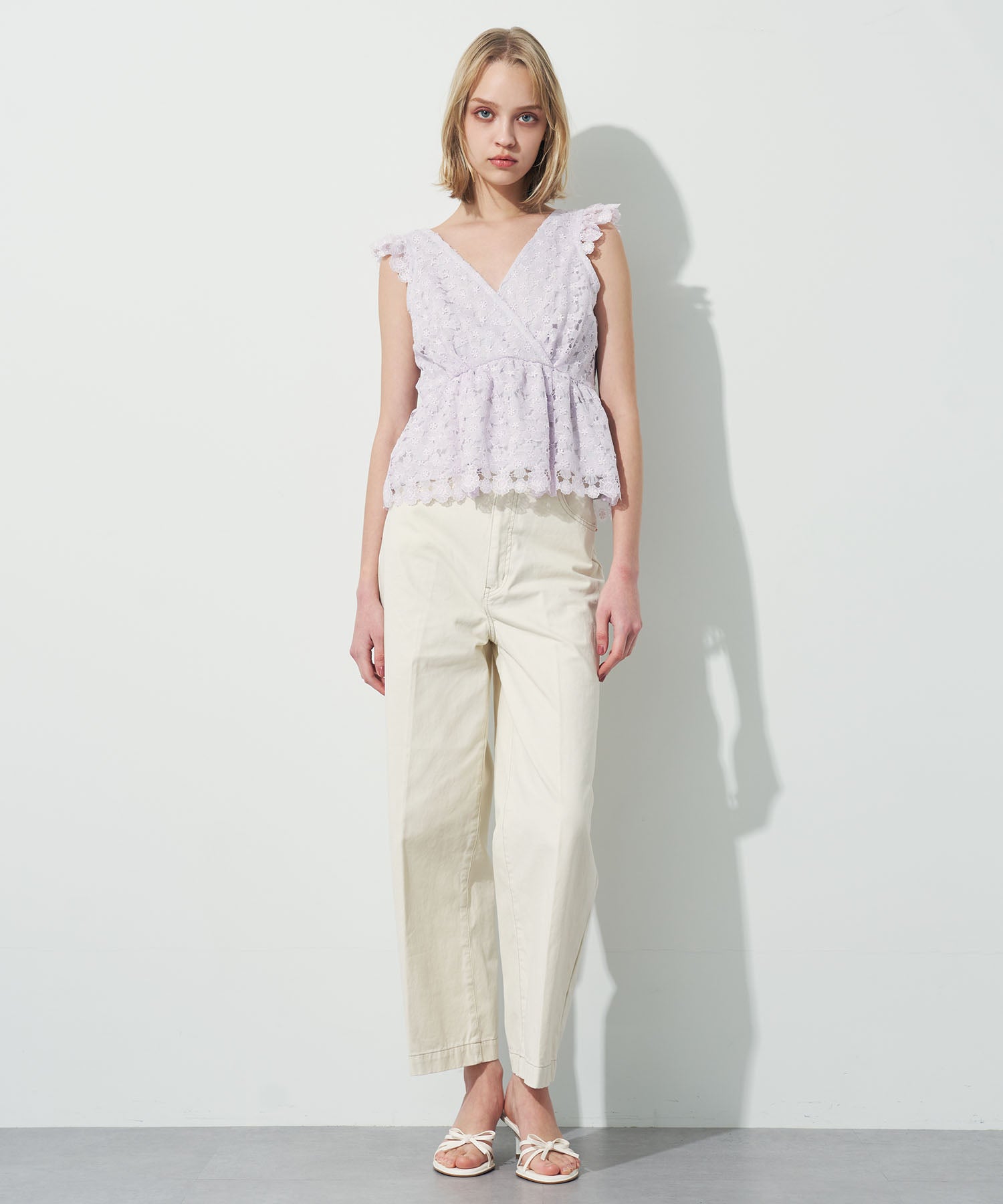 ケミカルレースブラウス