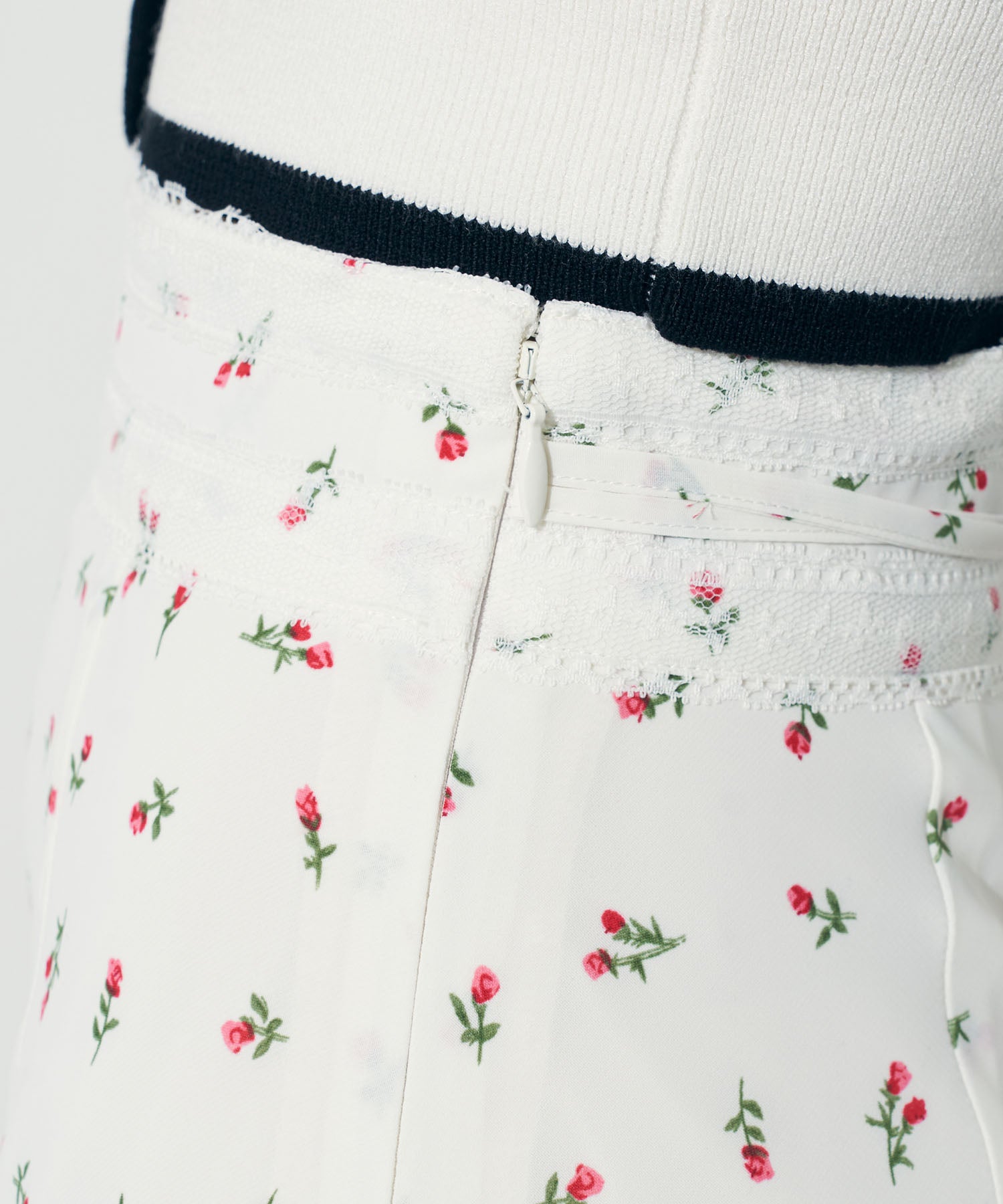 ミニフラワーレーススカート