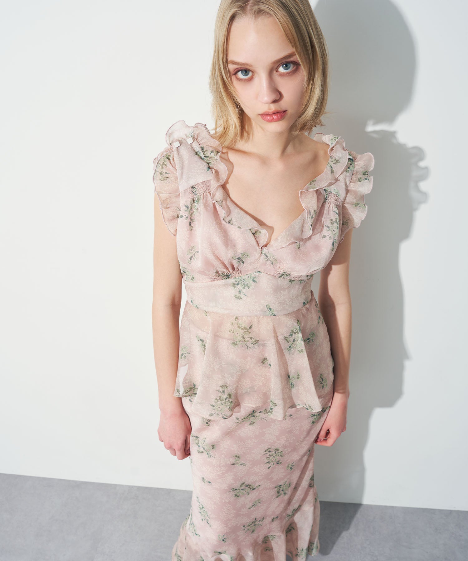 エンドレッシーフリルブラウス