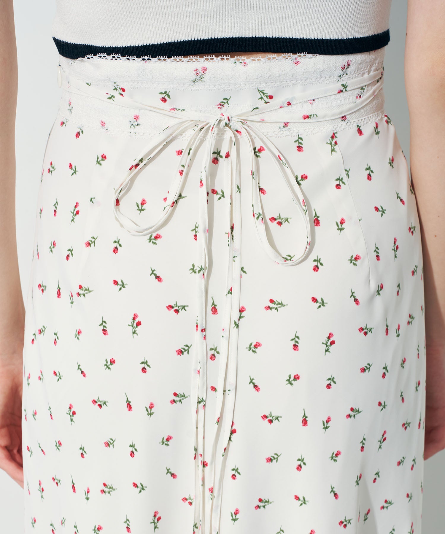 ミニフラワーレーススカート