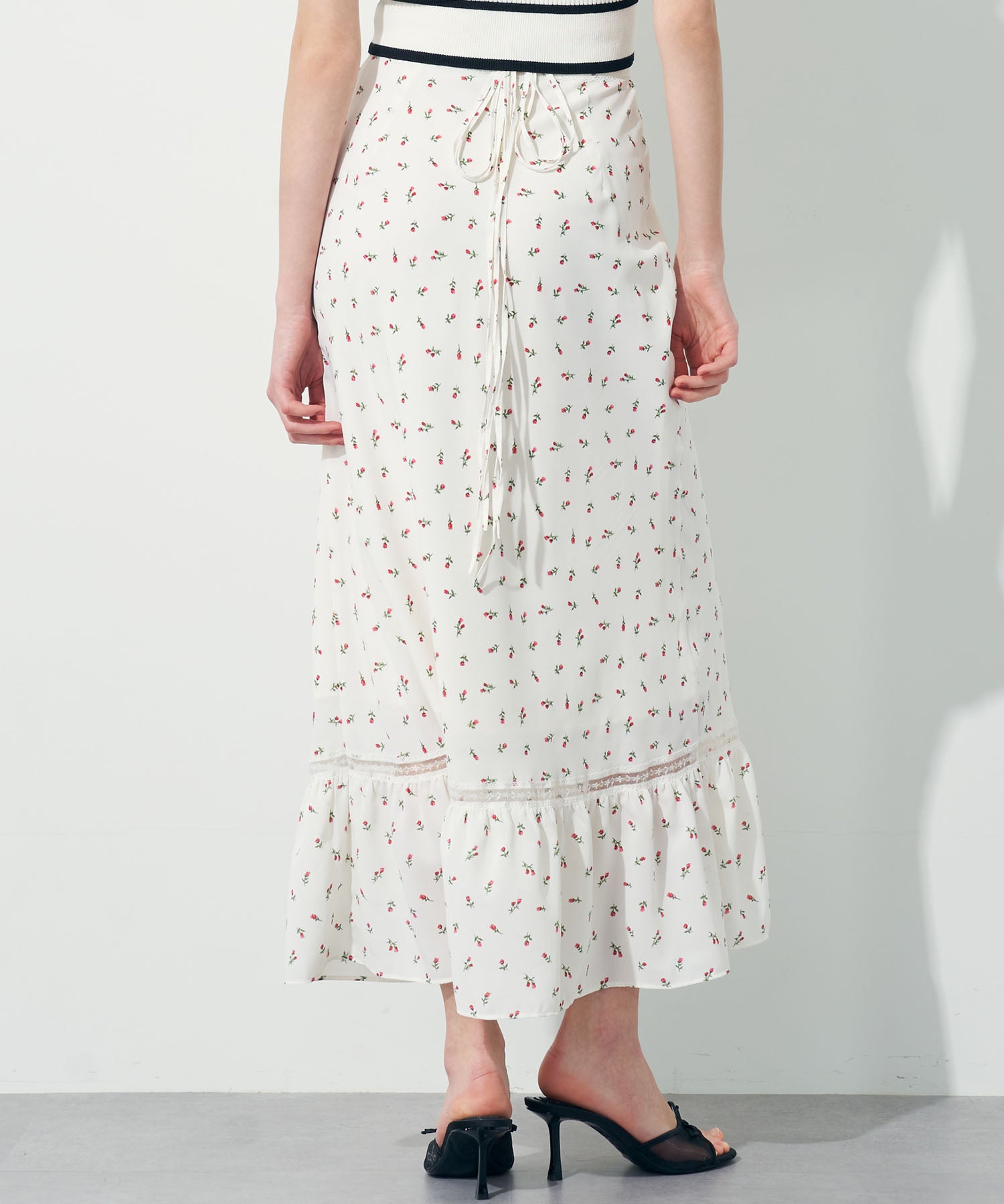 ミニフラワーレーススカート