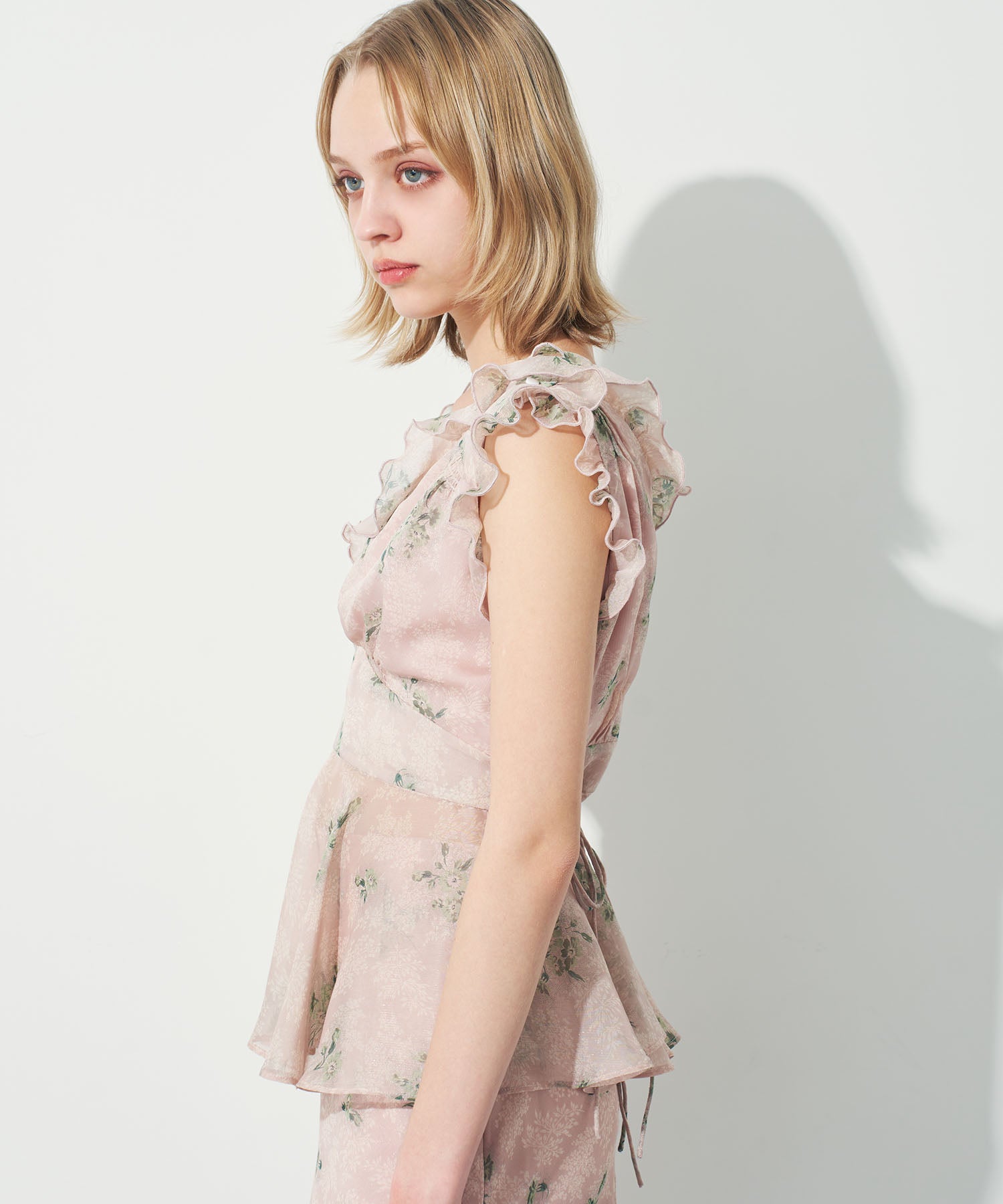 エンドレッシーフリルブラウス