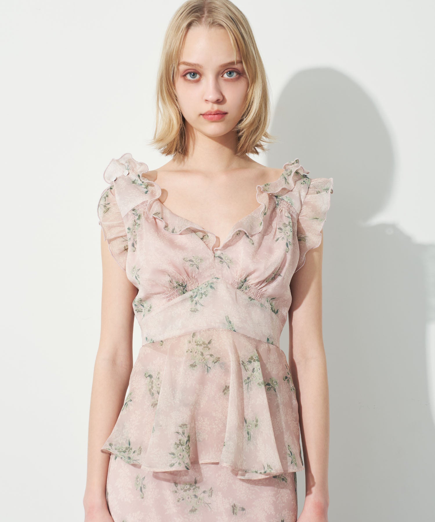 エンドレッシーフリルブラウス