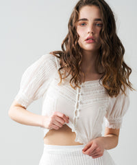 レースピンタックブラウス