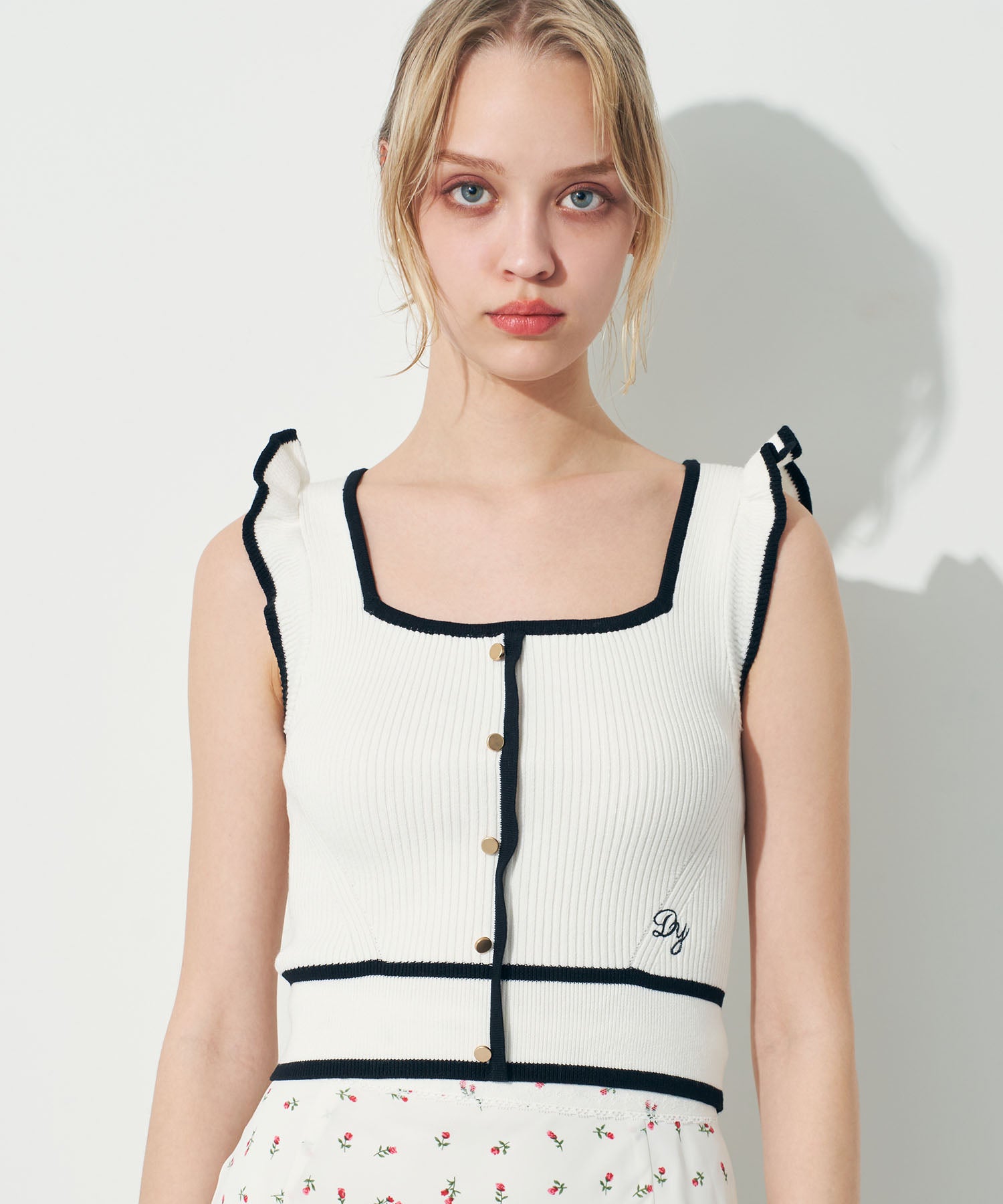 スクエアネックリブニット