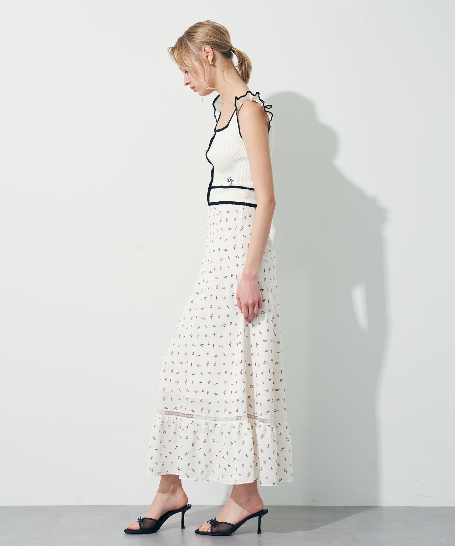 ミニフラワーレーススカート