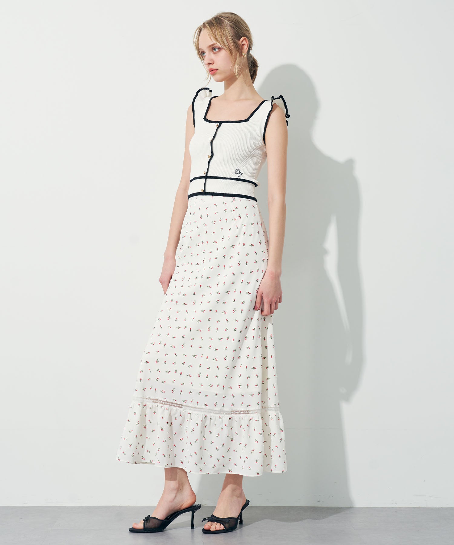 ミニフラワーレーススカート