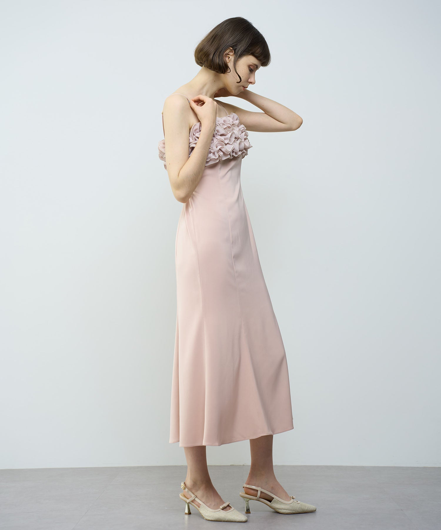褶邊吊帶洋裝
