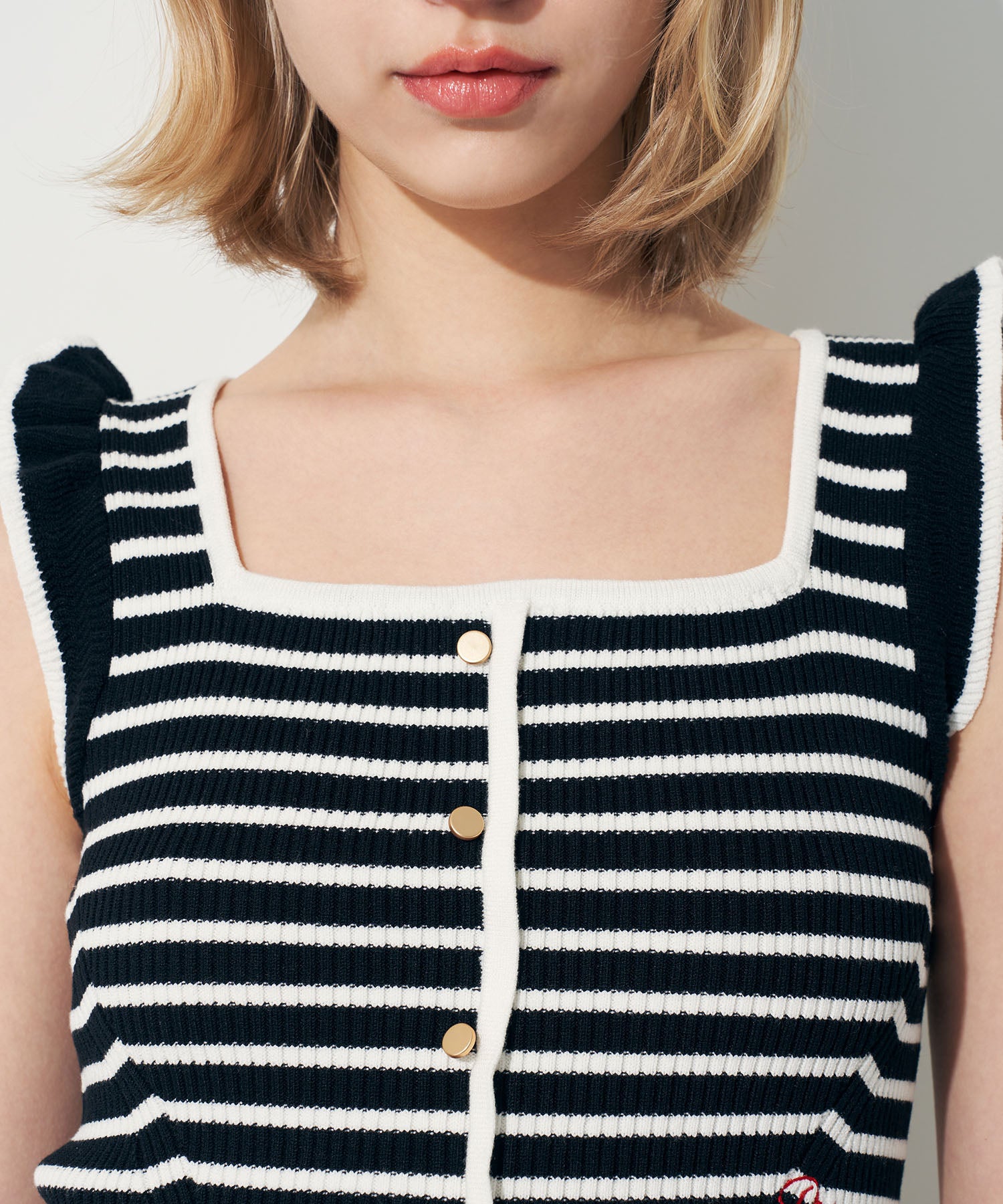 スクエアネックリブニット