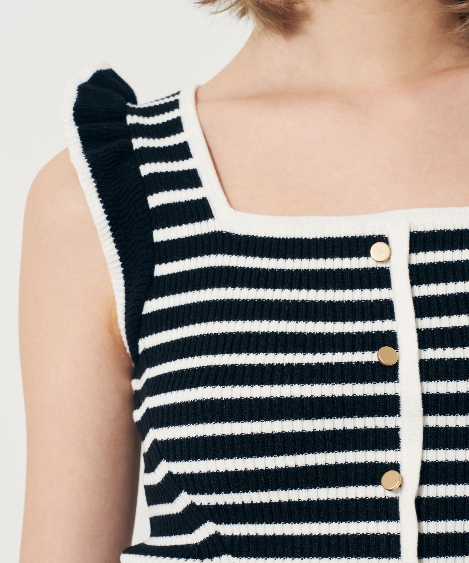 スクエアネックリブニット