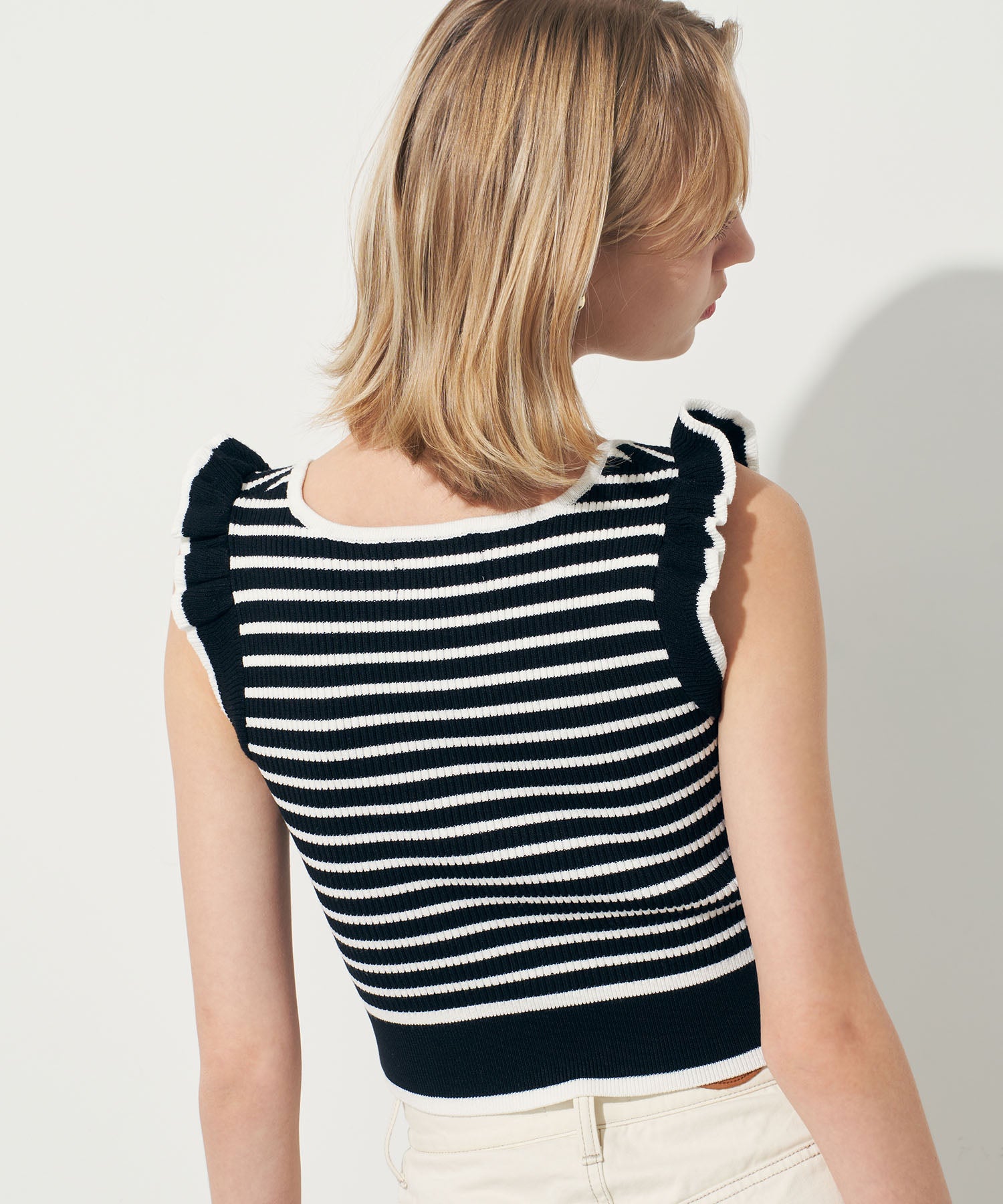 スクエアネックリブニット