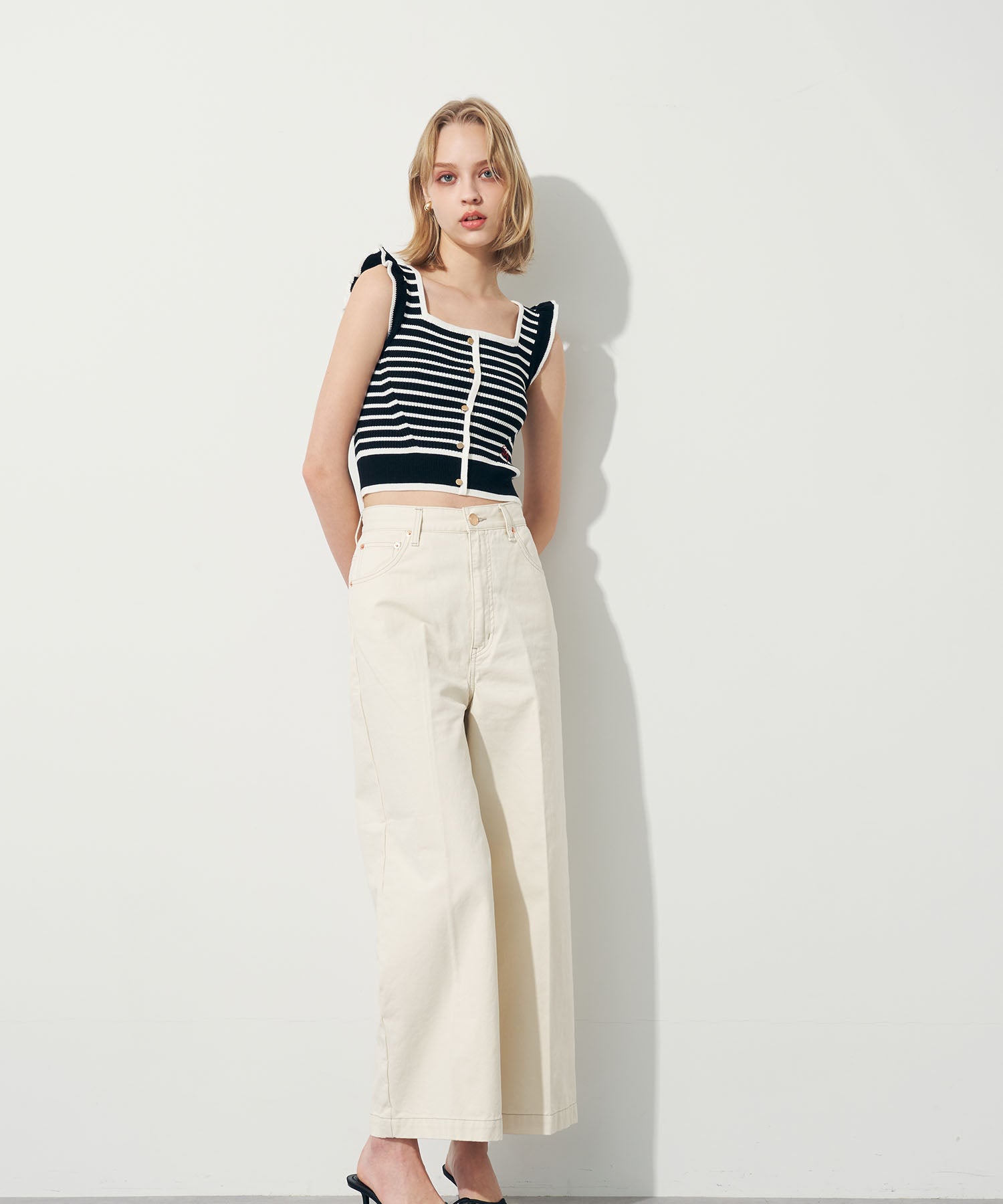 スクエアネックリブニット