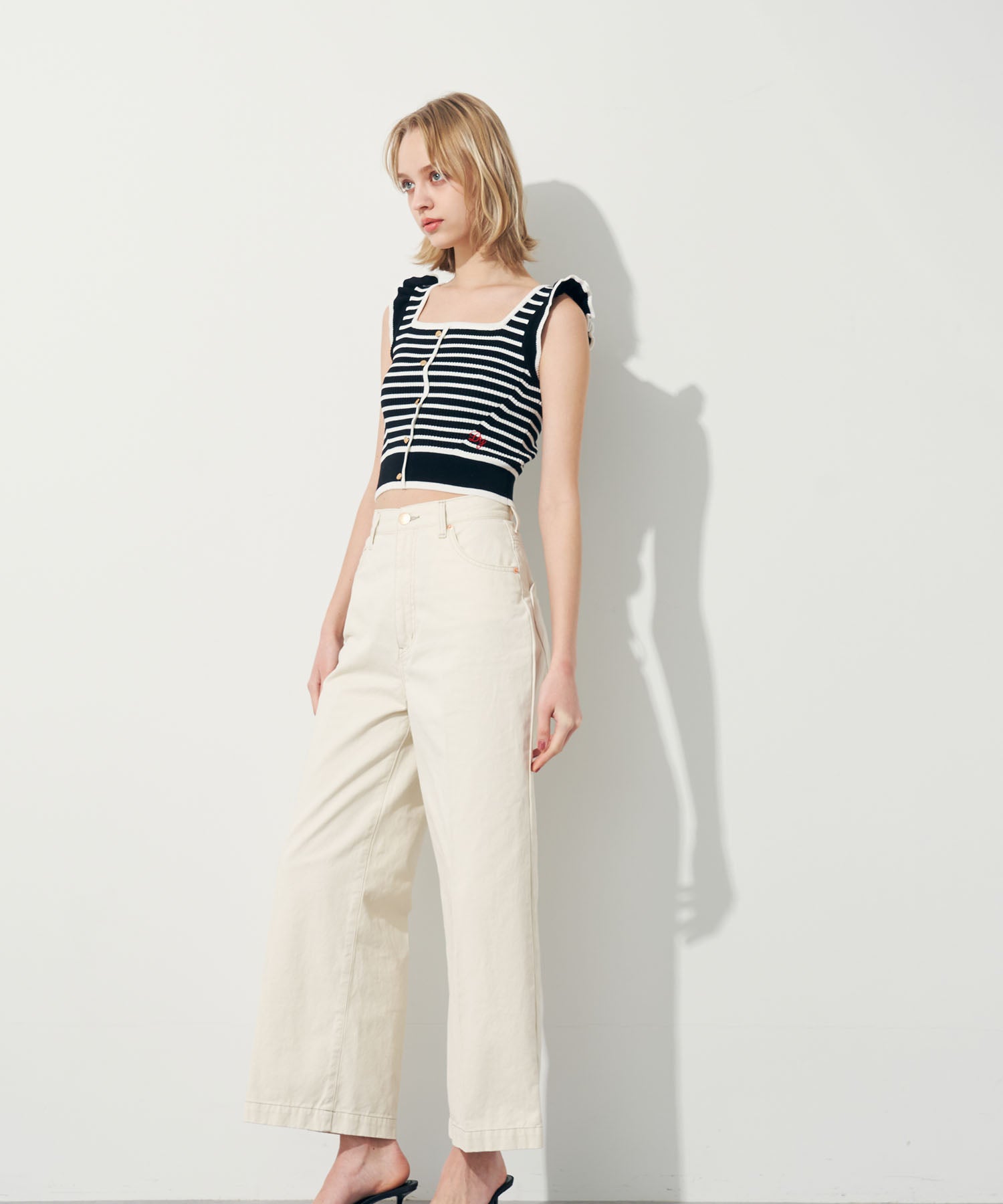 スクエアネックリブニット