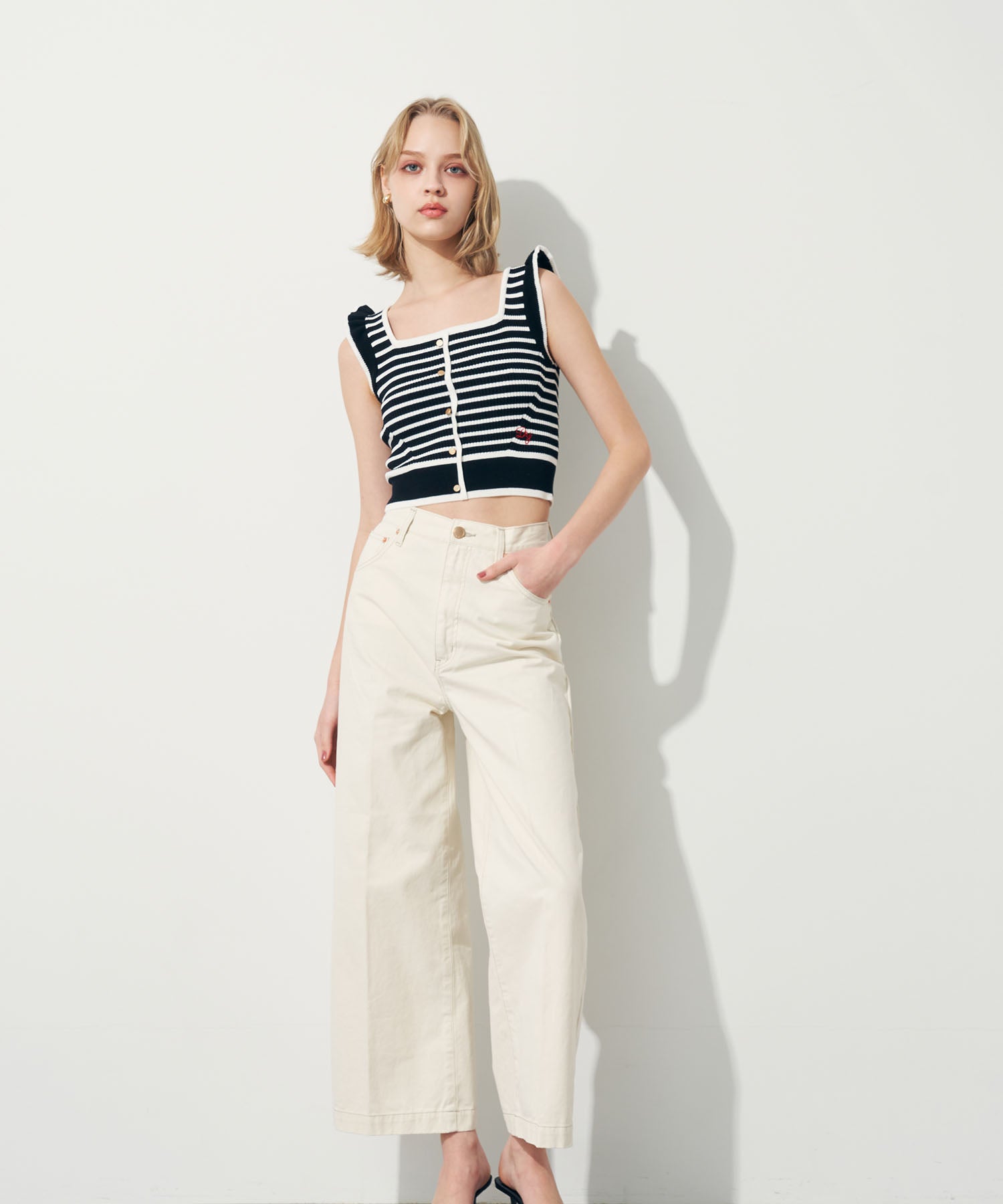 スクエアネックリブニット