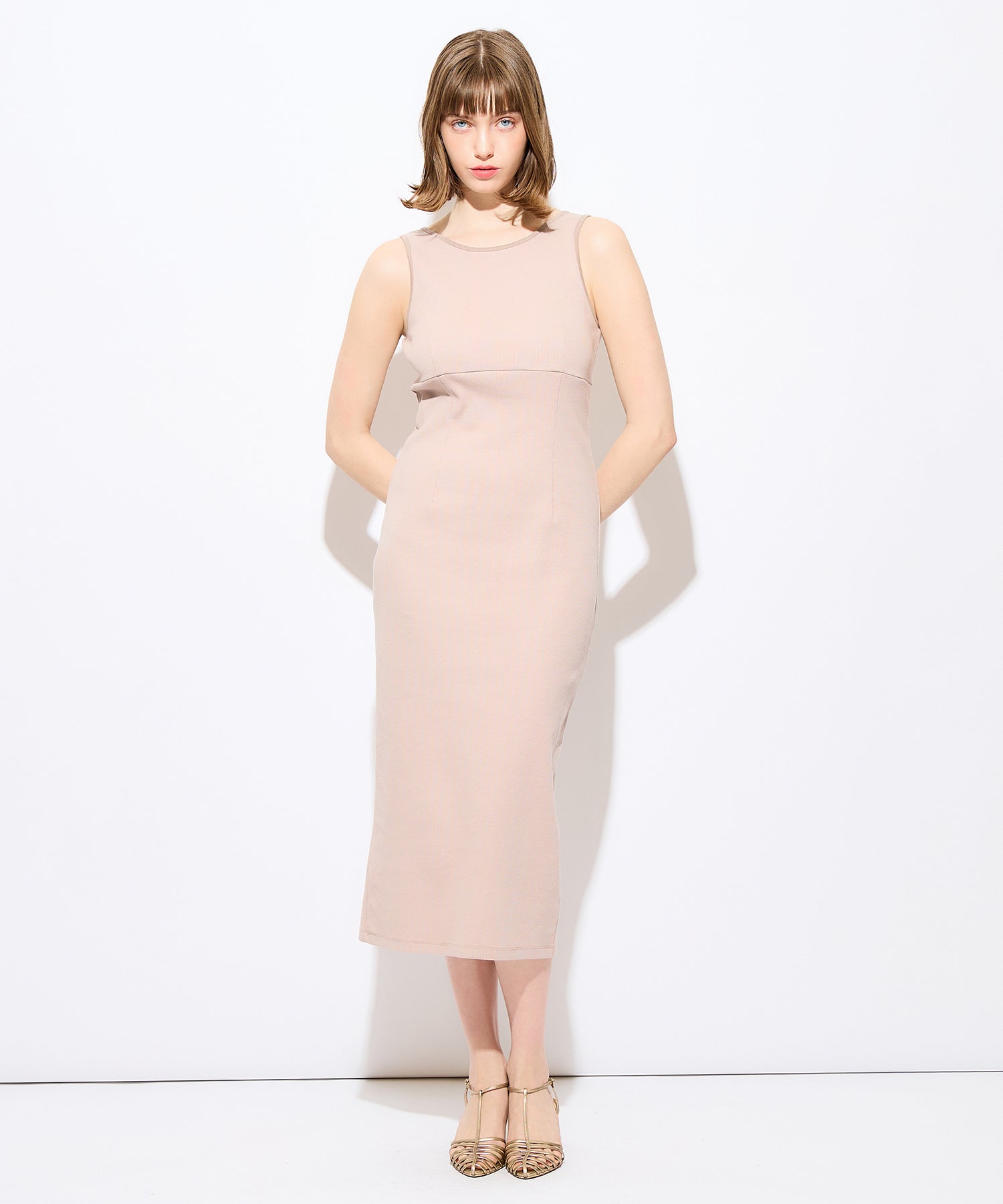 圓點緊身胸衣羅紋連身裙