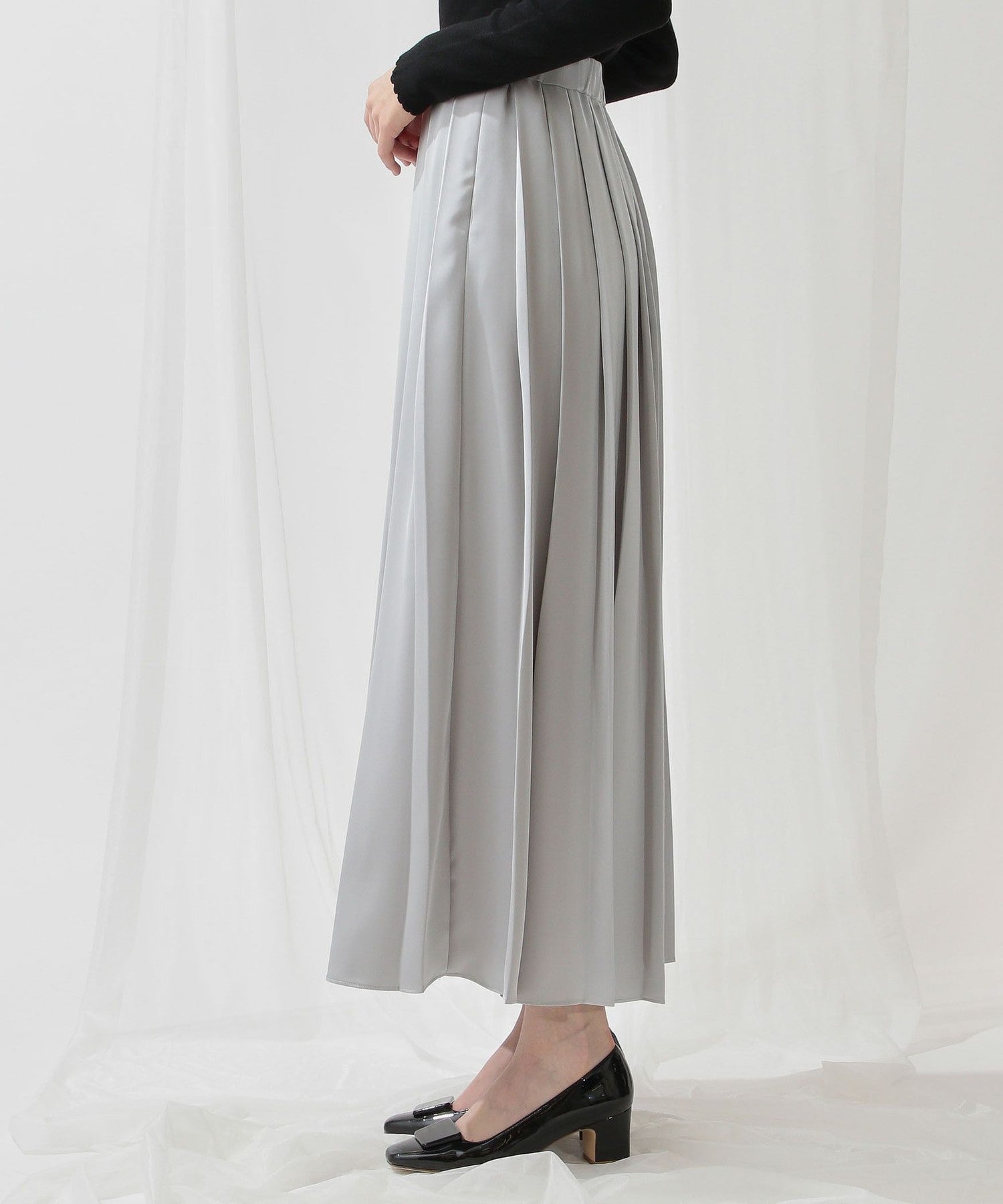 緞面百褶中長裙