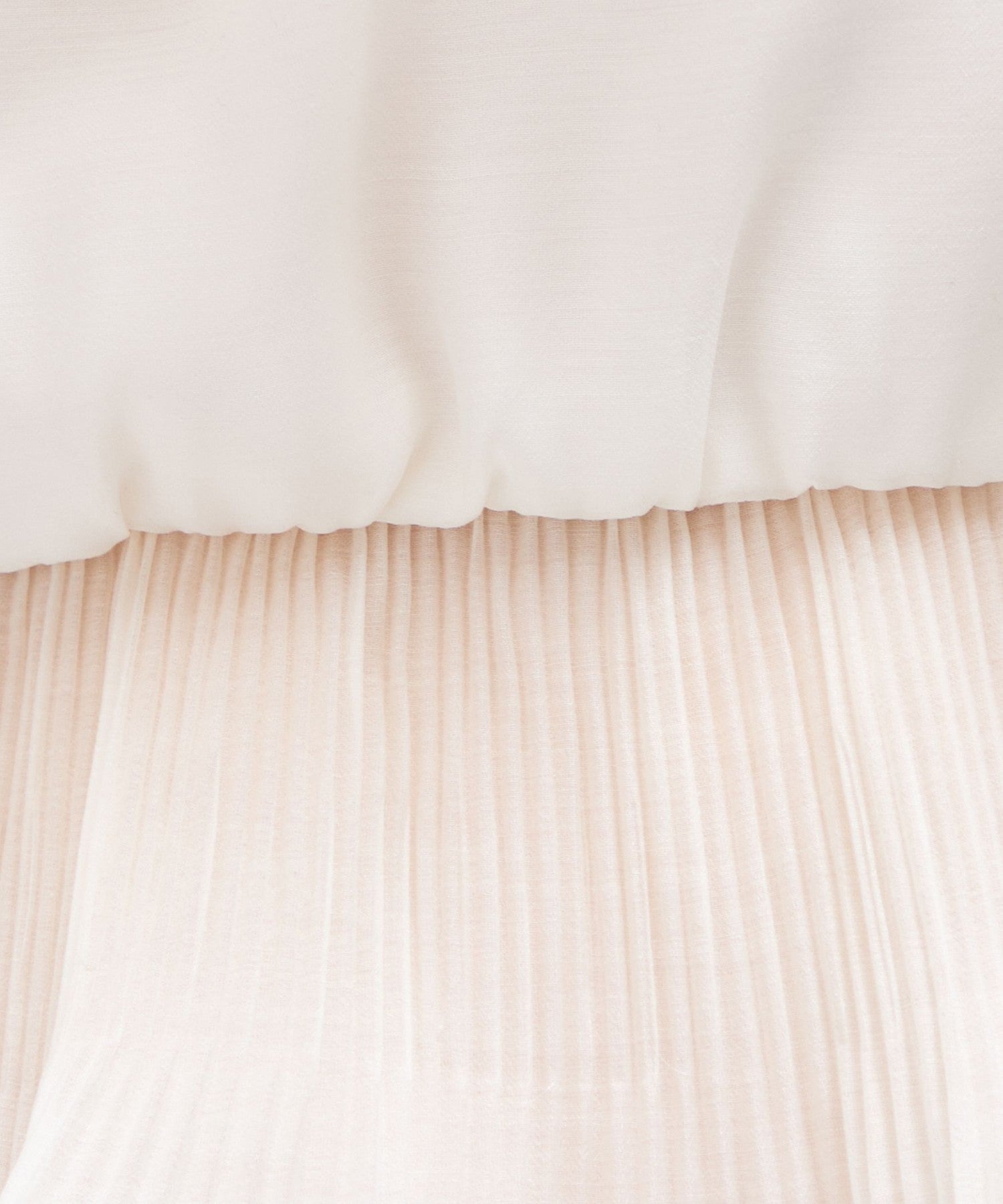 褶襉荷葉邊露肩襯衫